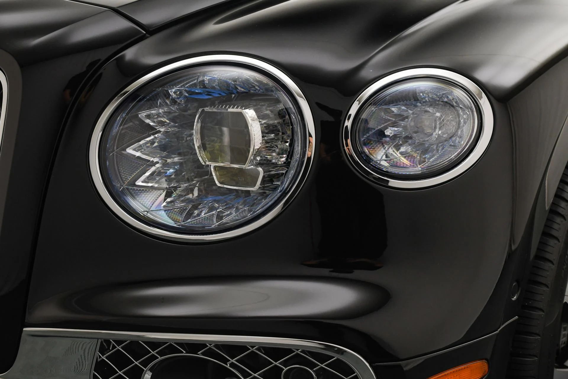 mph029_3847114811_Used_2023_Bentley_Flying_Spur_Azure_1755332906_fd367e46af