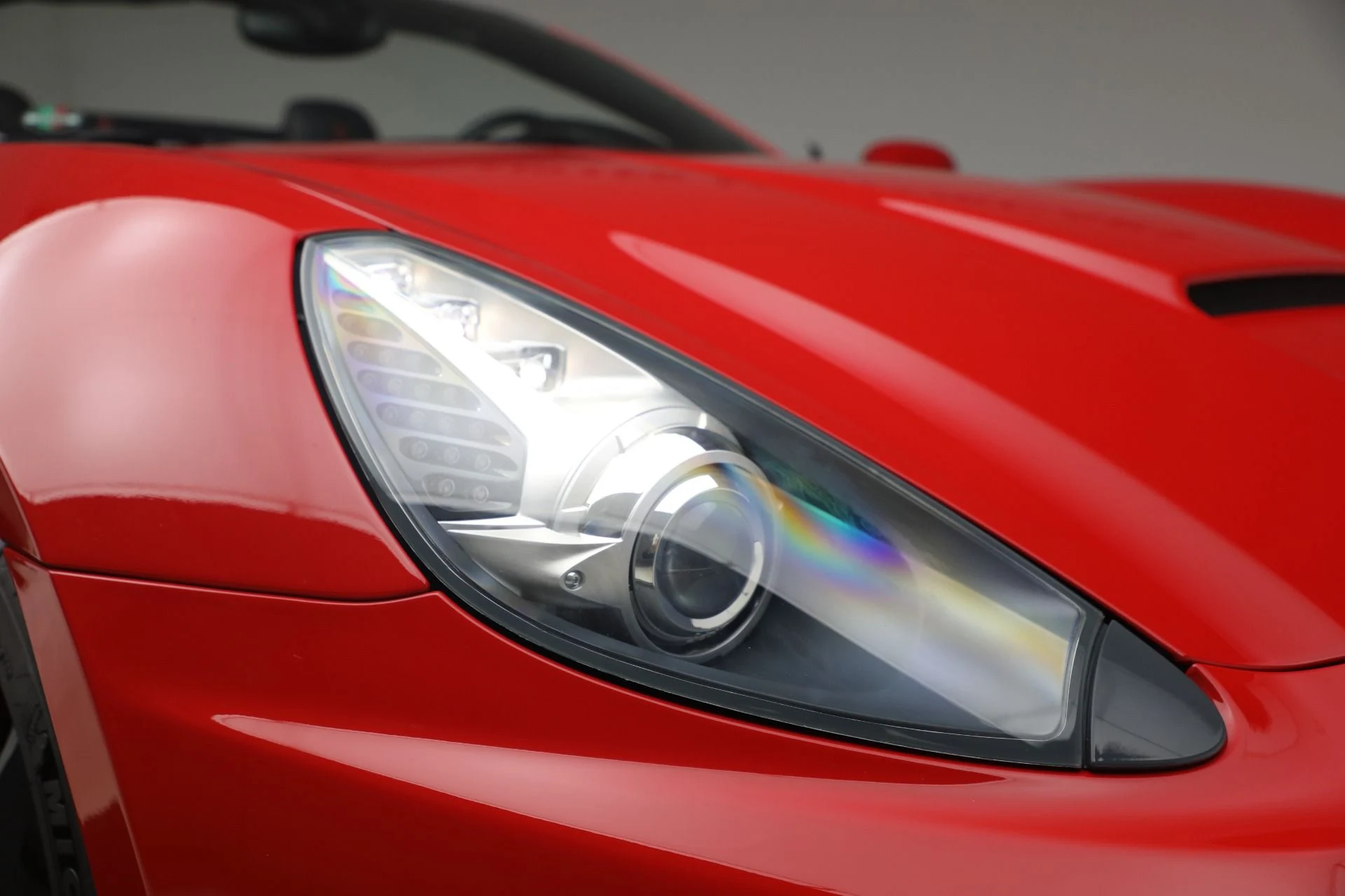 mph029_3848594064_Used_2014_Ferrari_California_30_1790957521_951ac60174