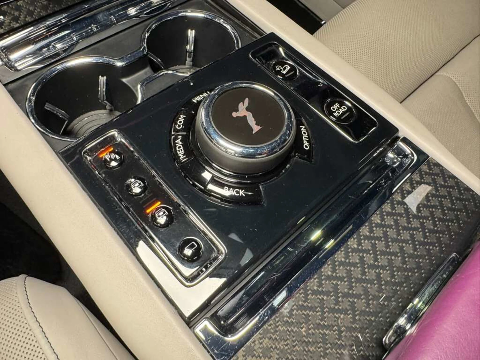 mph029_385674380_5c6025ad1d1d6da272490c39b8806b82_048bcf9a21