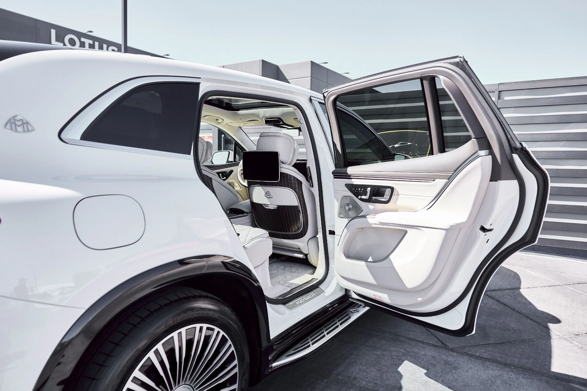 mph029_3868815805_Used_2025_Mercedes_Benz_EQS_Maybach_EQS_680_1773365789_bfccb66323