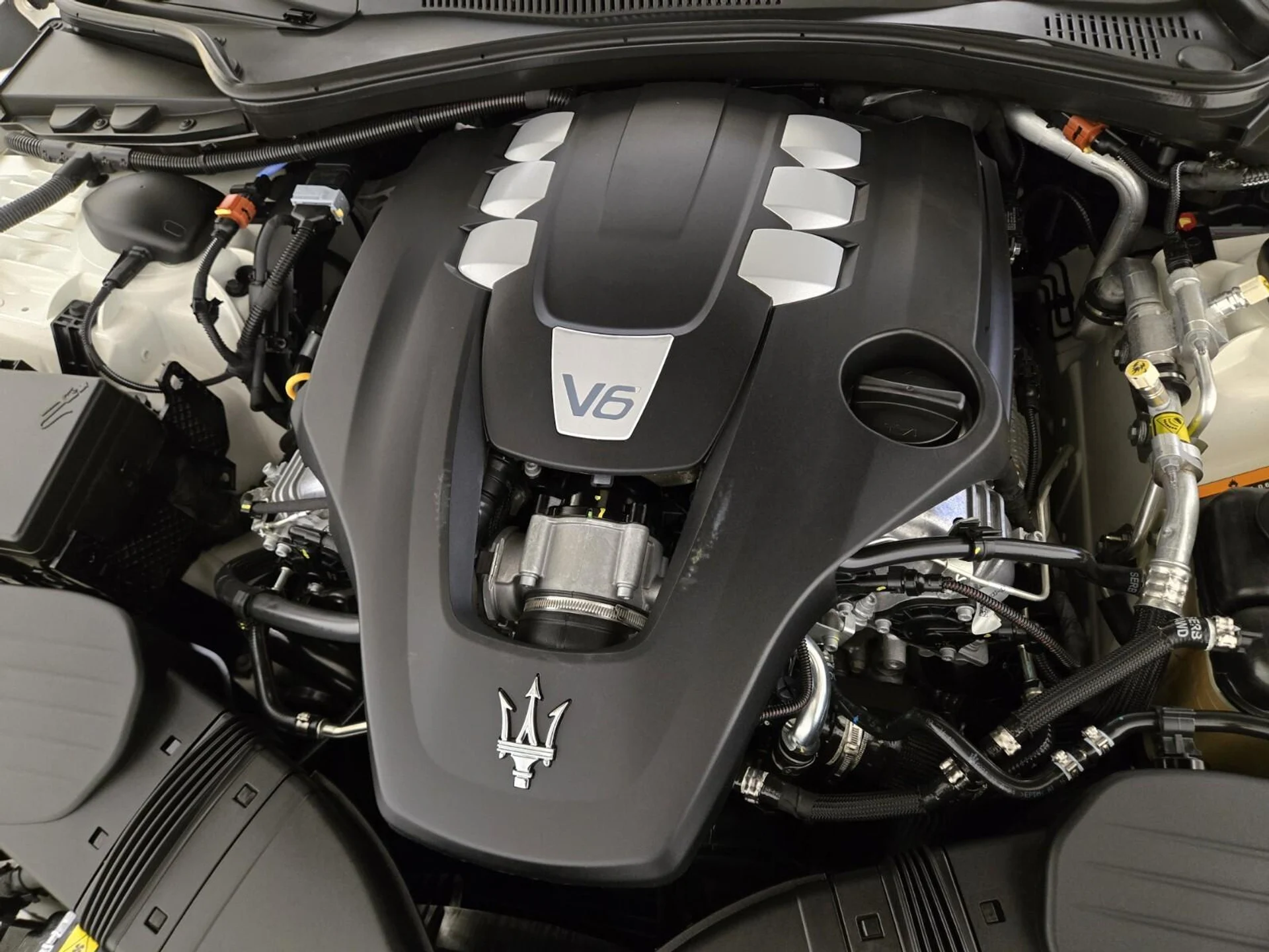 mph029_3889047549_Used_2023_Maserati_Quattroporte_GT_1777355984_c04b85c7f7