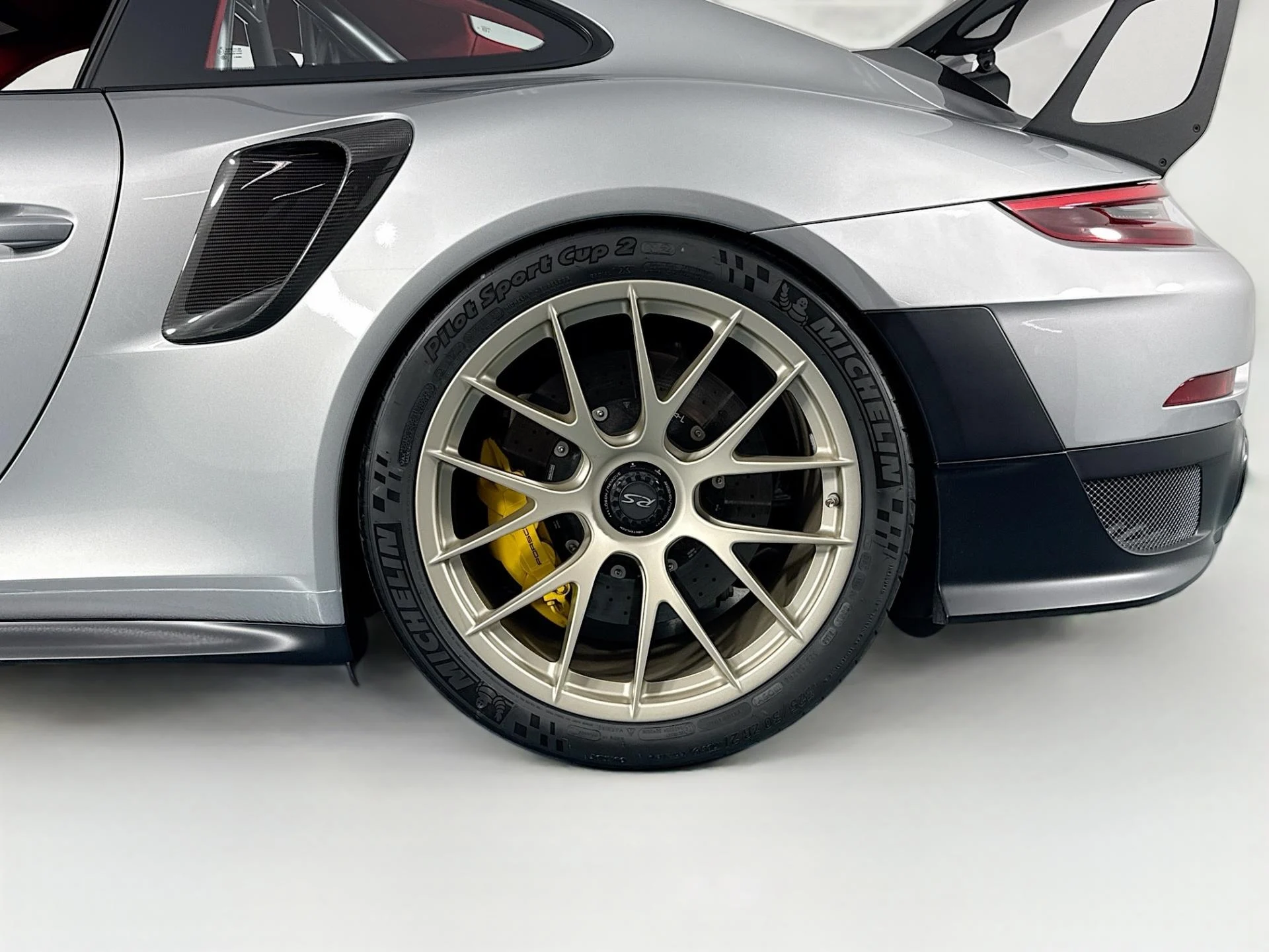 mph029_389335371_Used_2018_Porsche_911_GT_2_RS_1784762982_e2c0047808