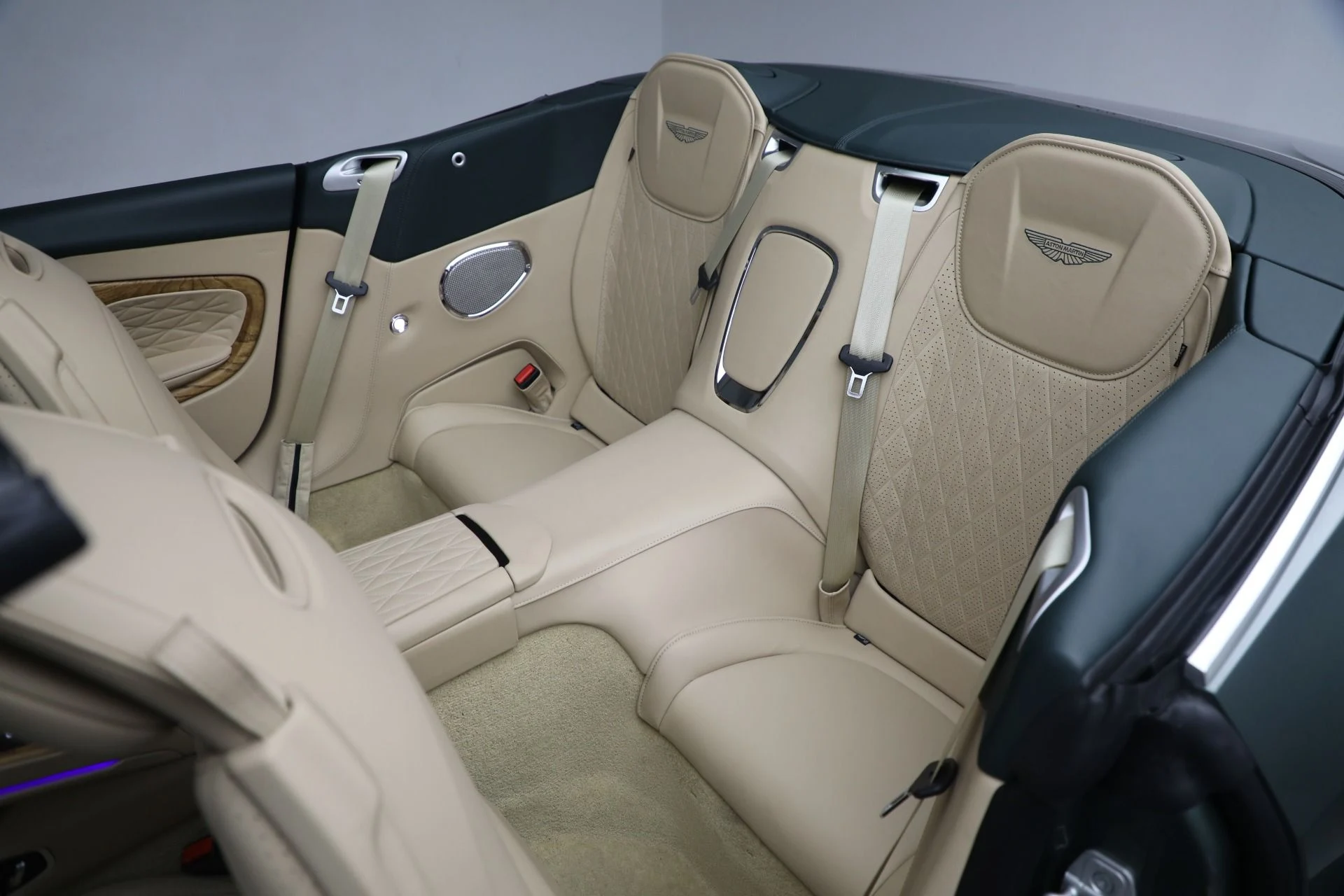 mph029_3913136448_New_2025_Aston_Martin_DB_12_Volante_aa155c118f