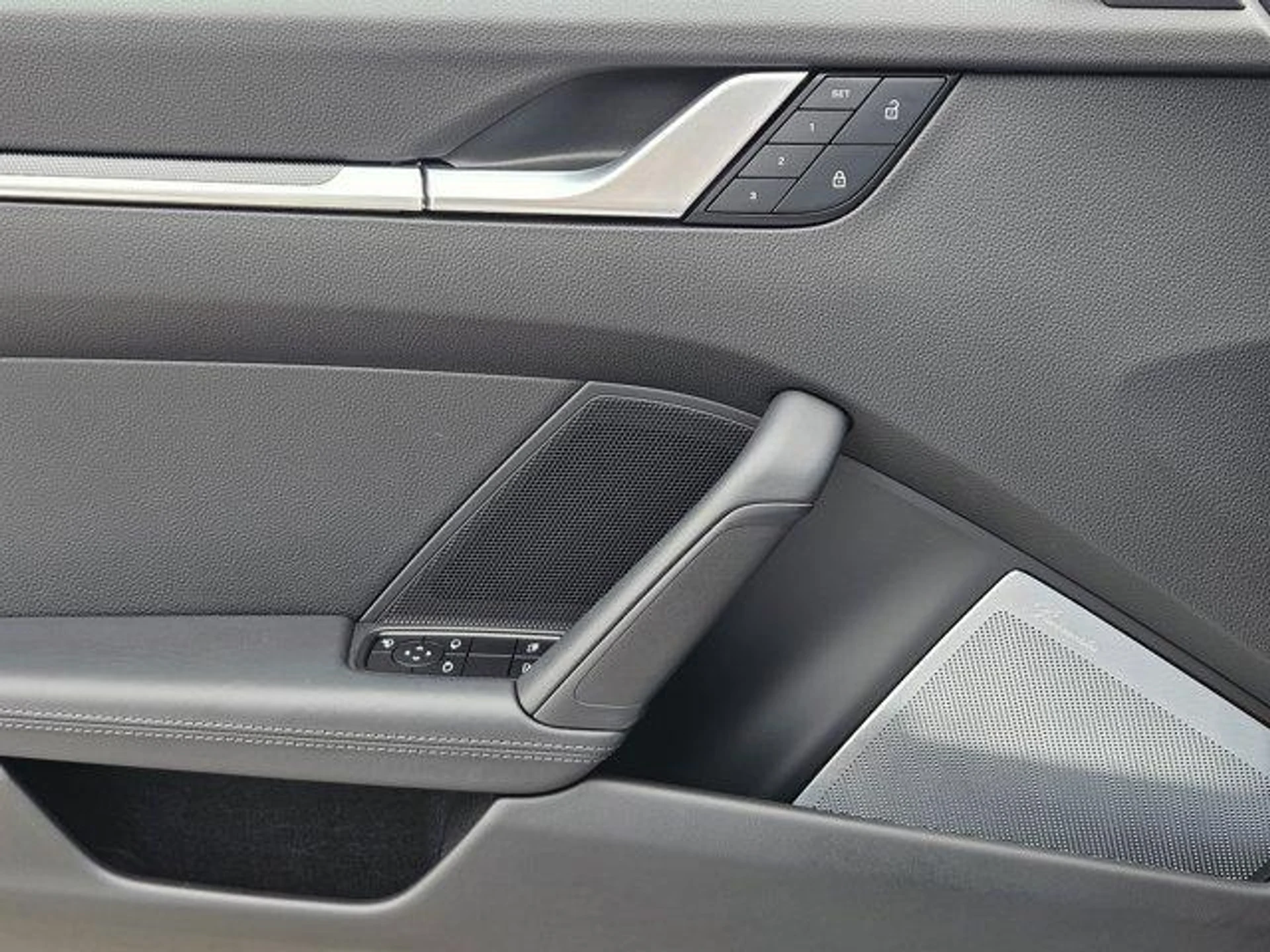 mph029_3915491068_t_9xc_my6_Gi_Y8q_Di7_D_Ox6rc5l_Q_4d5f93760f