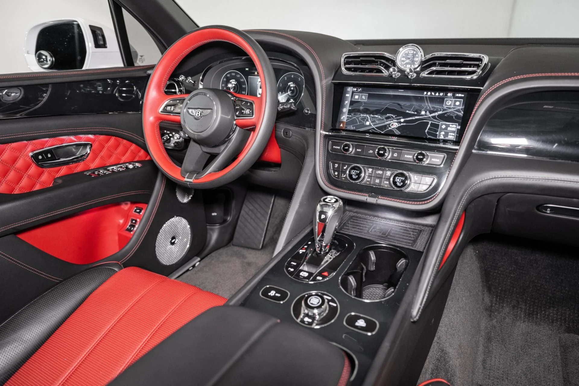 mph029_3925423889_Used_2021_Bentley_Bentayga_V8_1759421364_b784f0f0f9