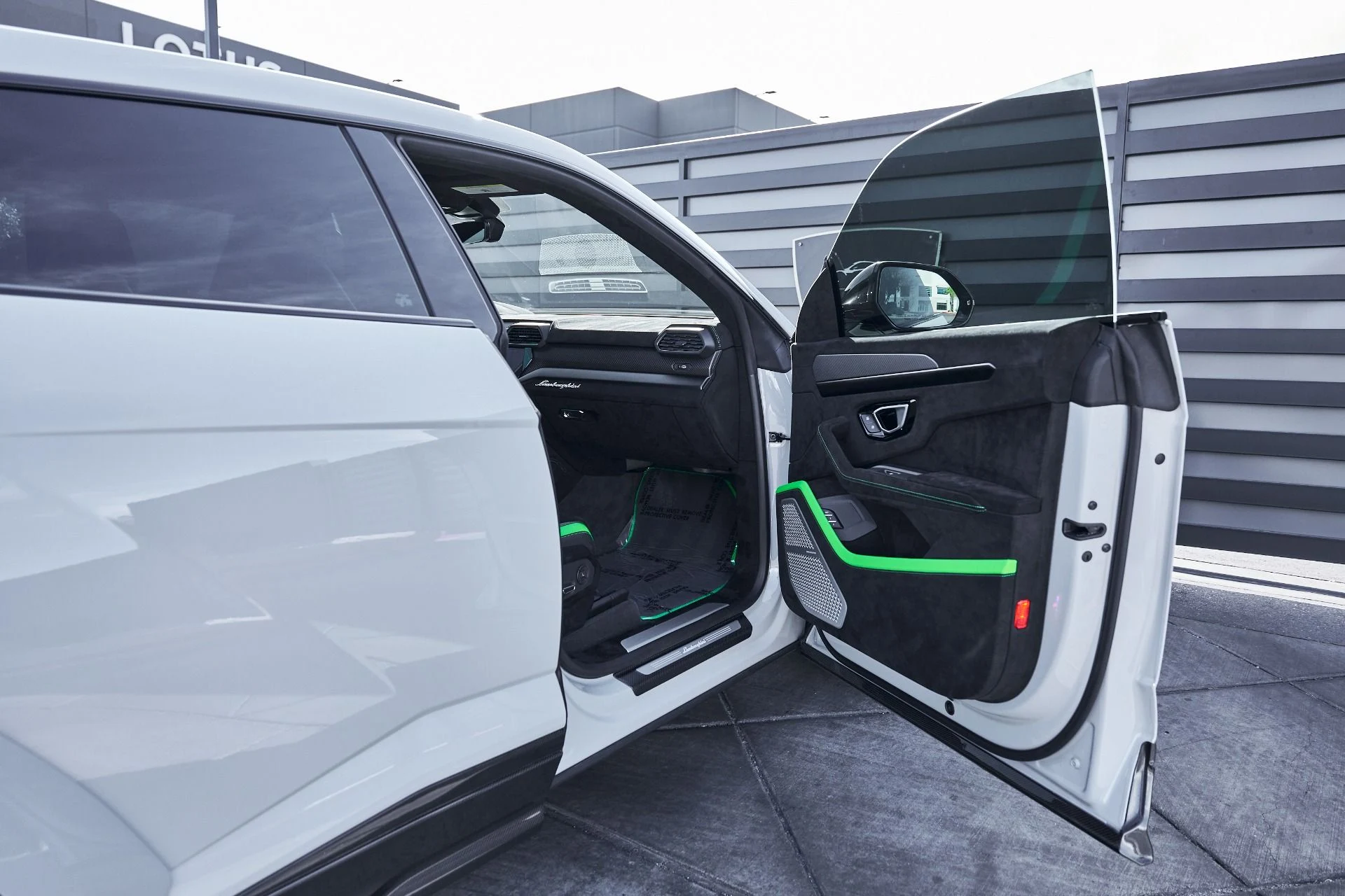 mph029_3937310863_Used_2024_Lamborghini_Urus_Performante_1772849067_da2662ce19