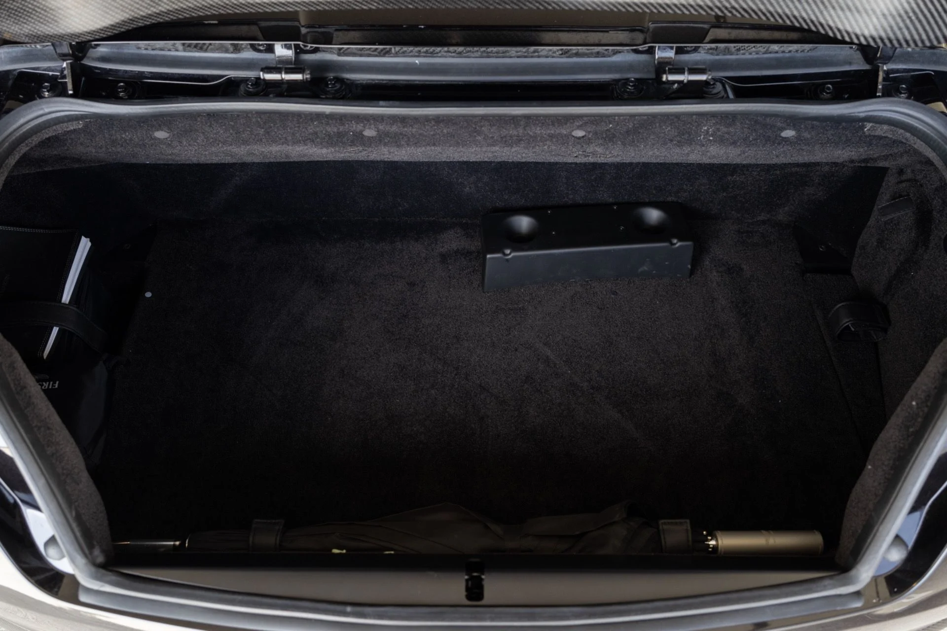 mph029_394915562_Used_2015_Aston_Martin_Vanquish_Volante_1776978035_136e0deedf