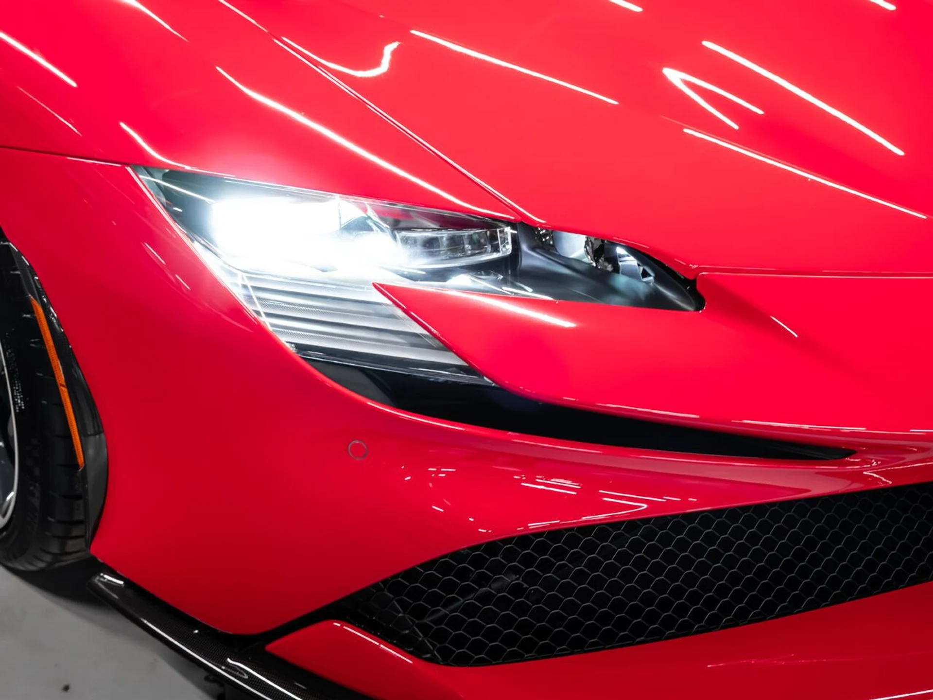mph029_3958570221_ferrari_sf90_stradale_2023_7cc734257b