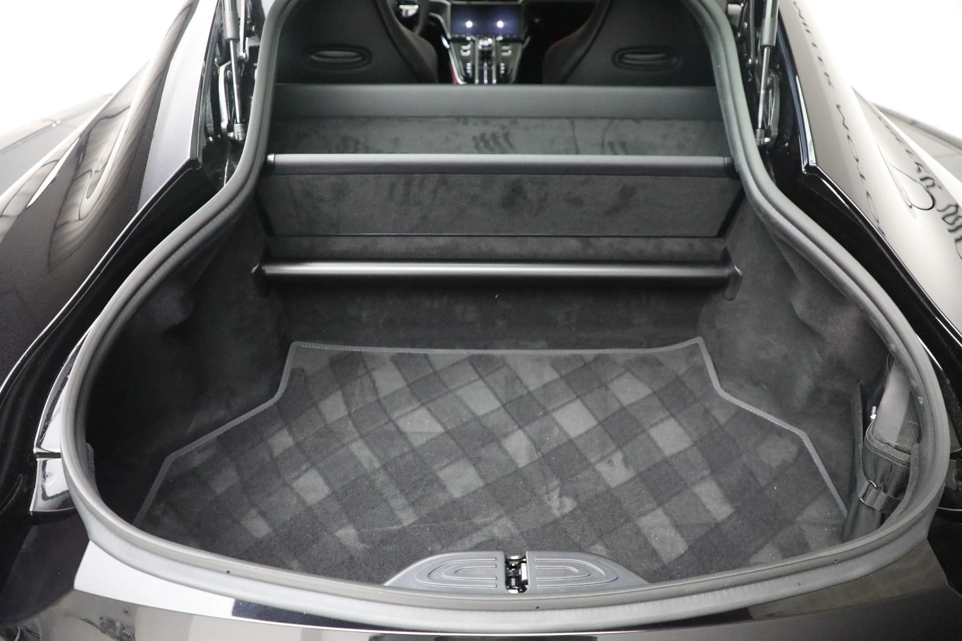 mph029_3968869866_New_2025_Aston_Martin_Vantage_90d4d5d3d3