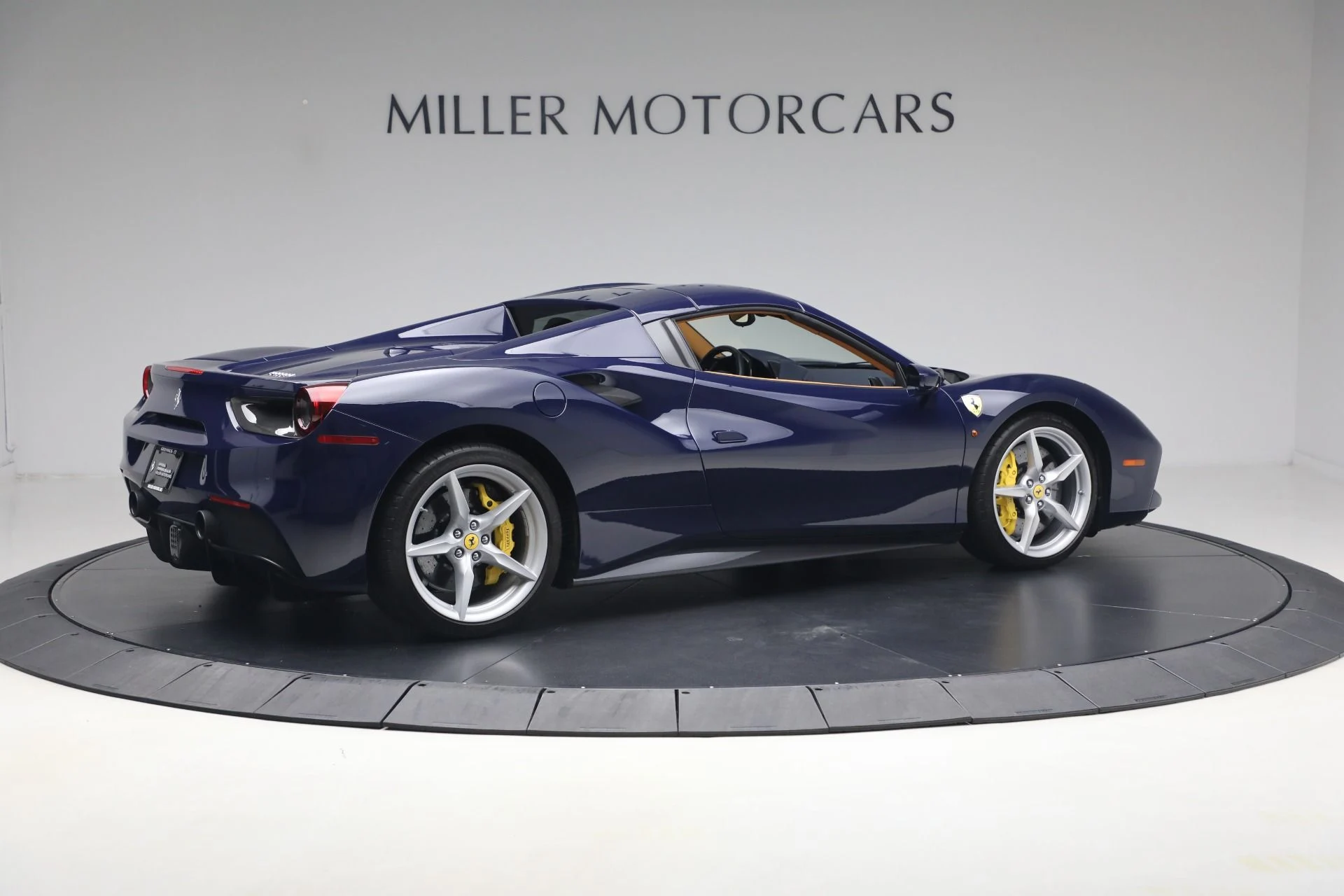 mph029_3972695029_Used_2017_Ferrari_488_Spider_1781020224_0459e4b860