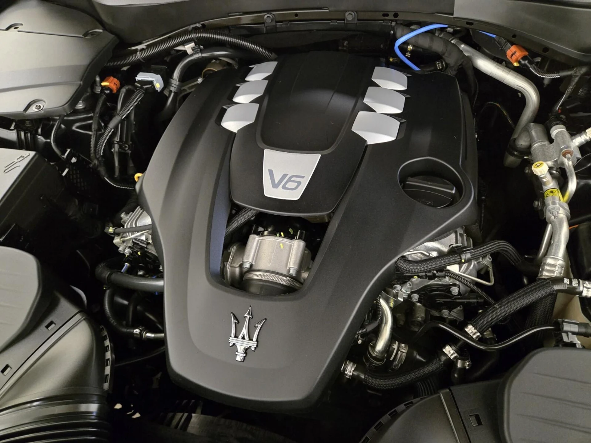 mph029_3975873199_Used_2024_Maserati_Levante_GT_1777354952_2ec11be0c9