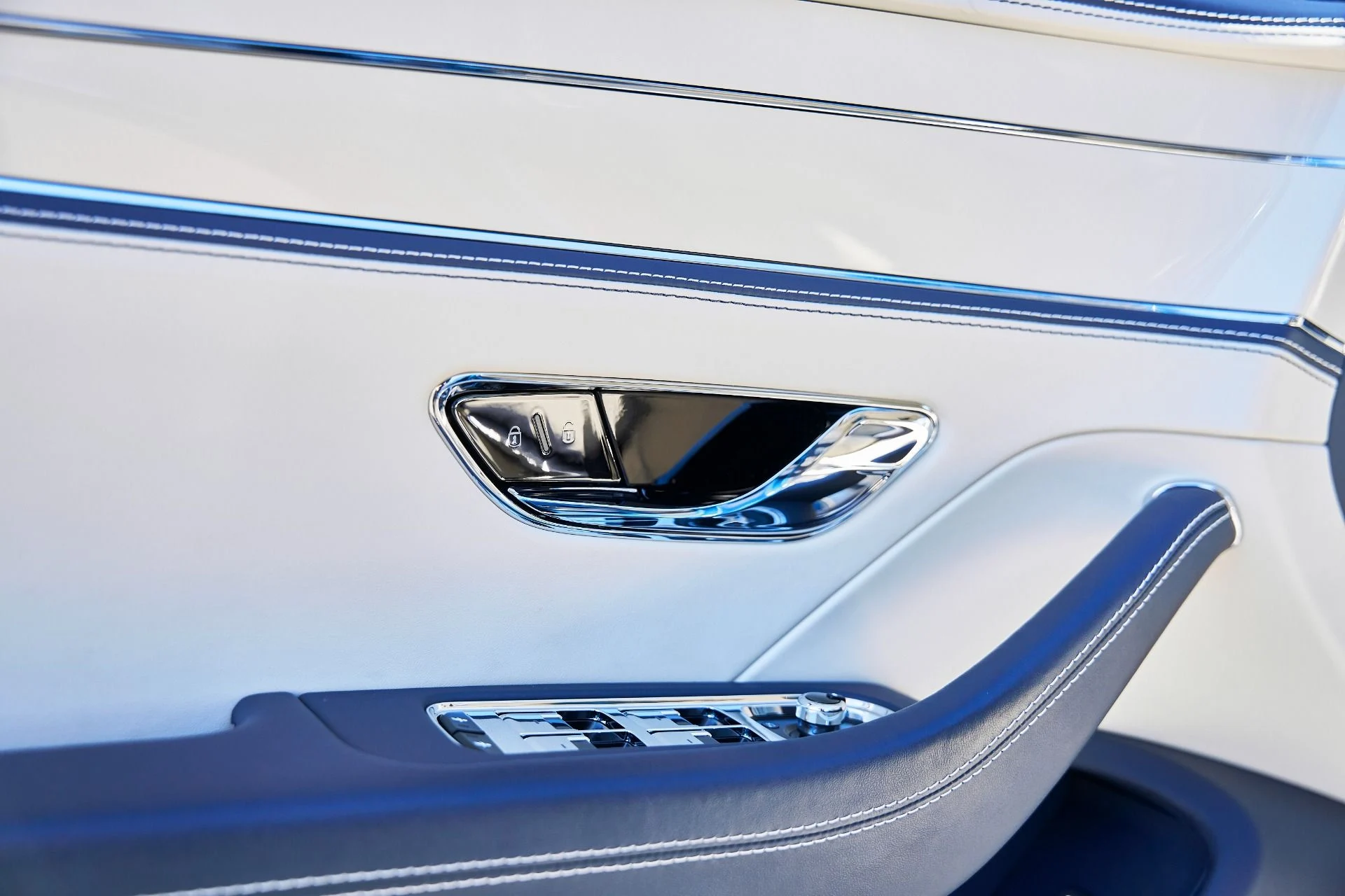 mph029_3978869322_Used_2024_Bentley_Flying_Spur_Mulliner_V8_1768876577_cf40cee0d5