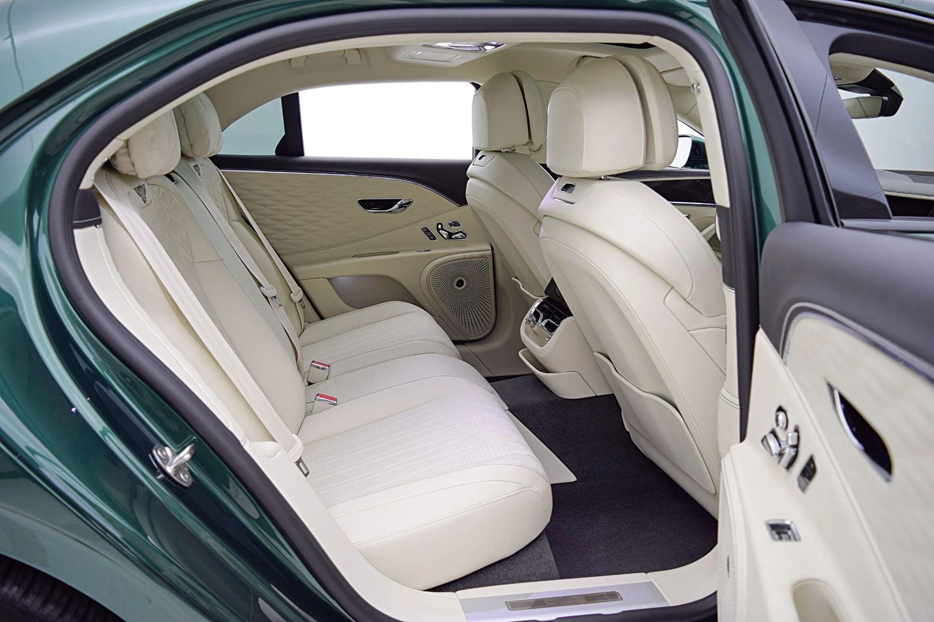 mph029_3982576482_Used_2022_Bentley_Flying_Spur_V8_e80ccd0aee