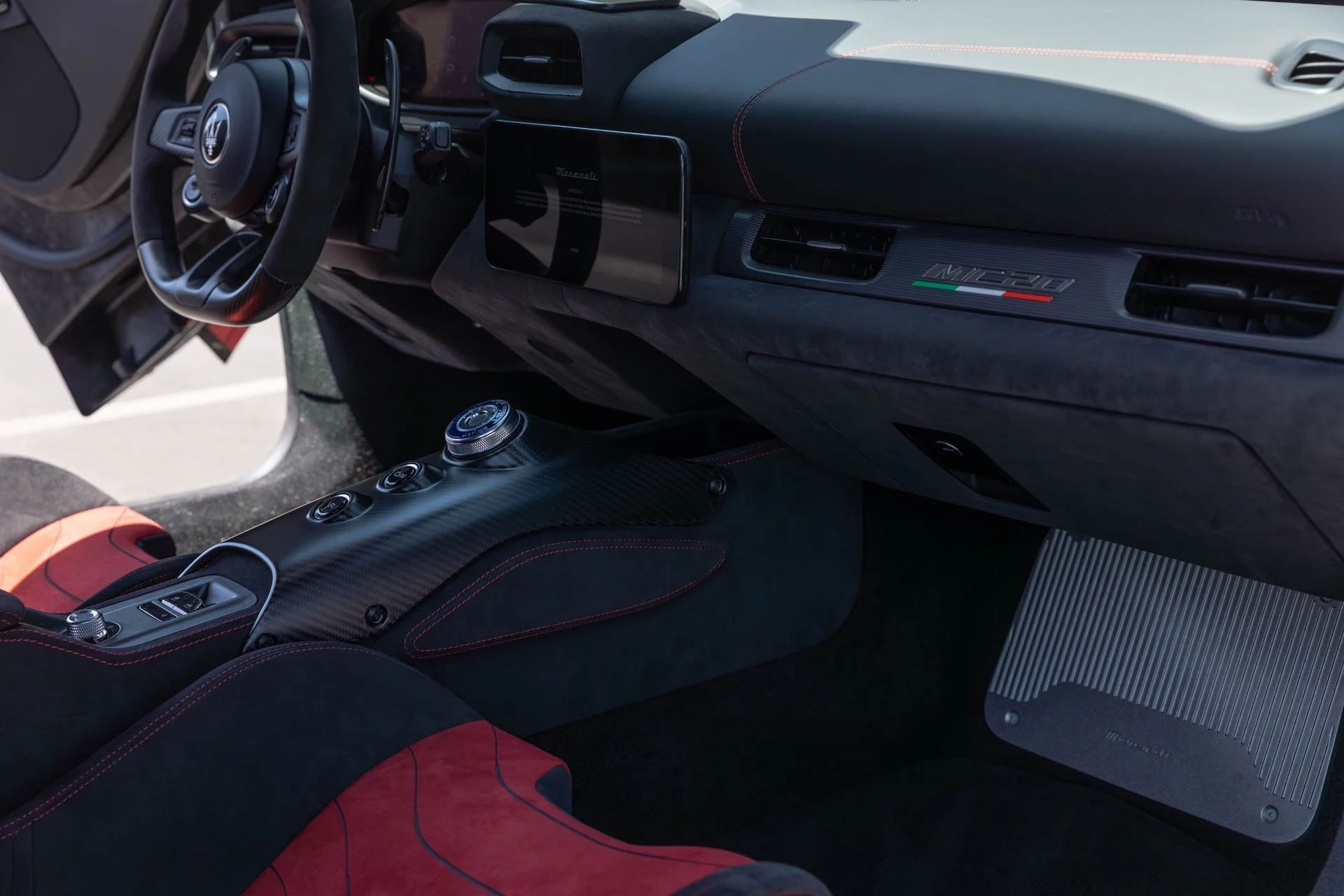 mph029_3983491359_Used_2022_Maserati_MC_20_1747769263_6a7f82d612