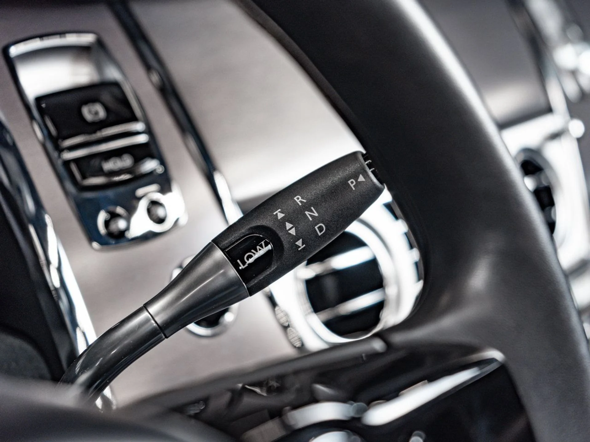 mph029_3983581002_rolls_royce_dawn_2016_05b7630608