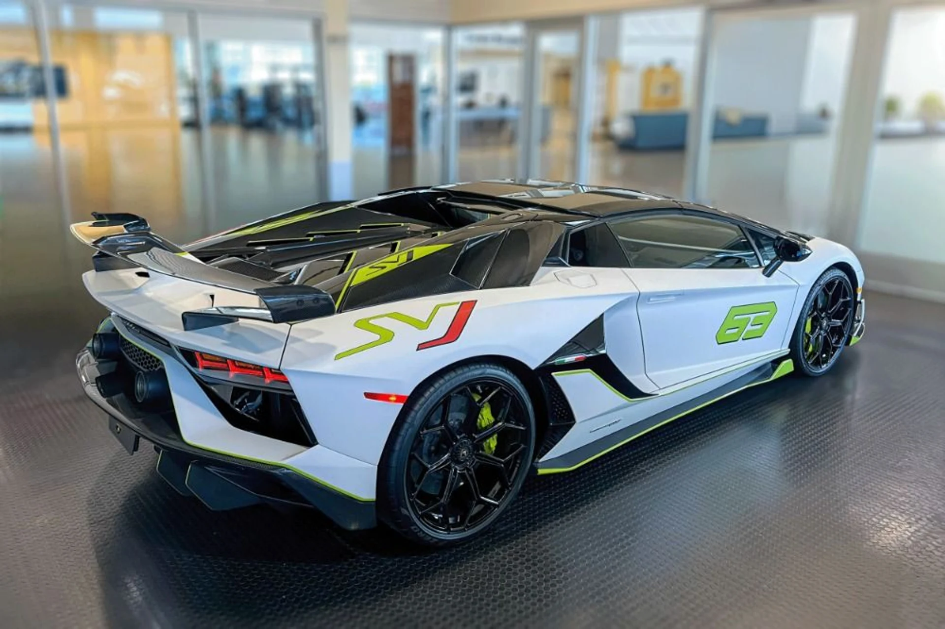 mph029_3984709876_Used_2021_Lamborghini_Aventador_LP_770_4_SVJ_1765888248_76a2689baa