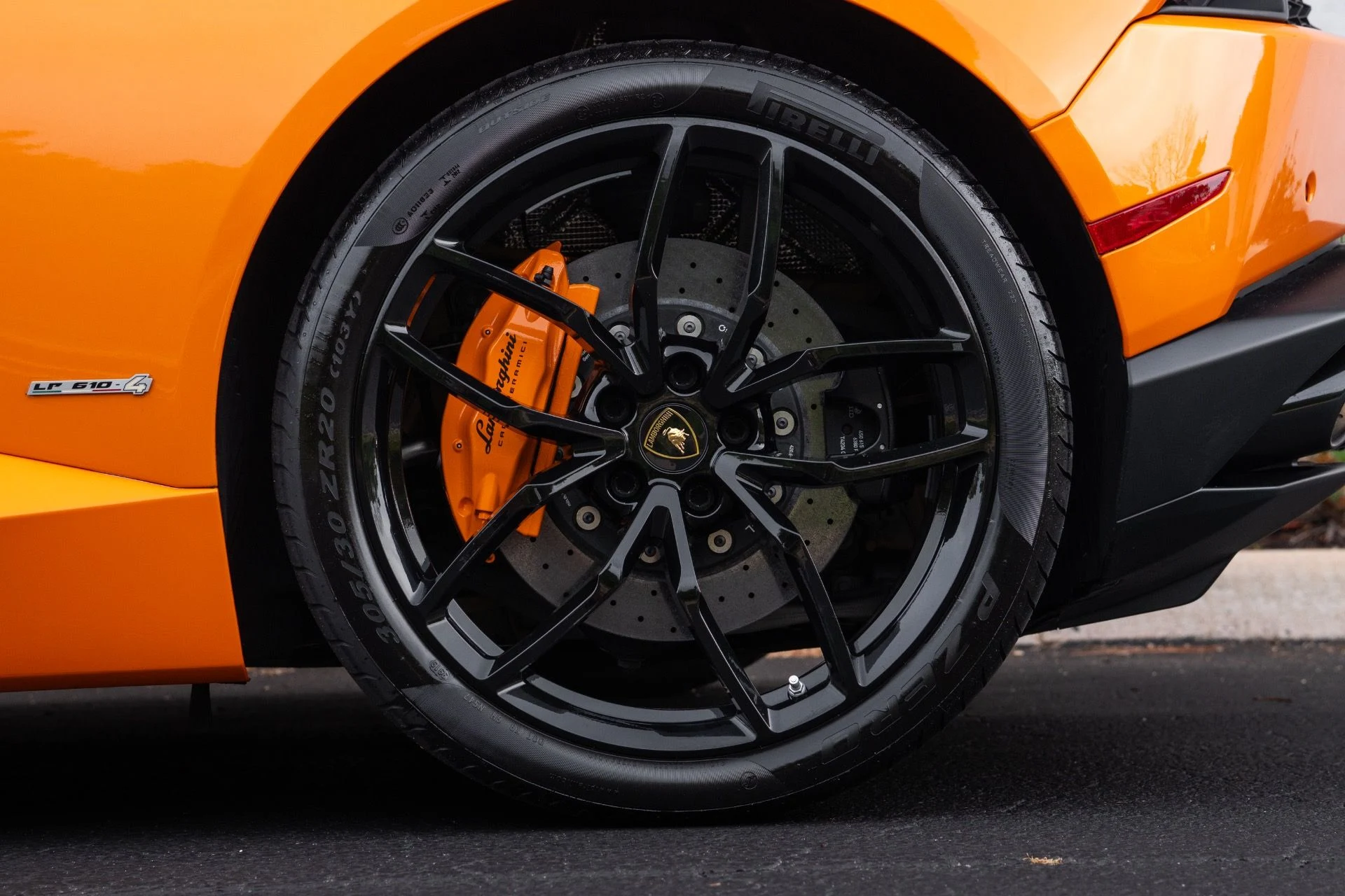 mph029_3992698104_Used_2016_Lamborghini_Huracan_LP_610_4_1780109643_adfffcc6df