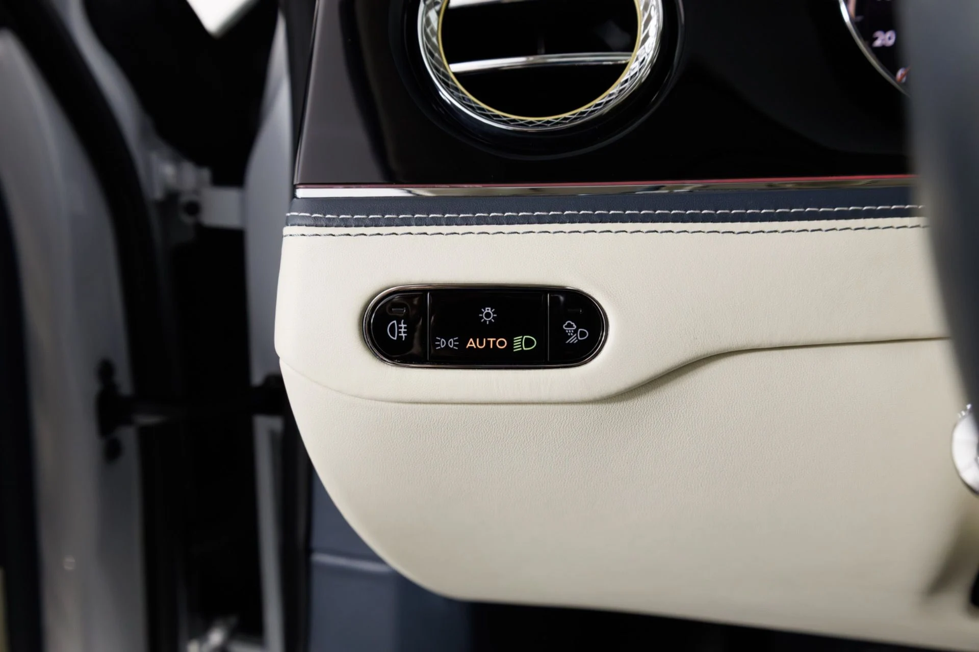 mph029_3995341931_Used_2020_Bentley_Flying_Spur_W12_1776899553_1d7cf3cc9e