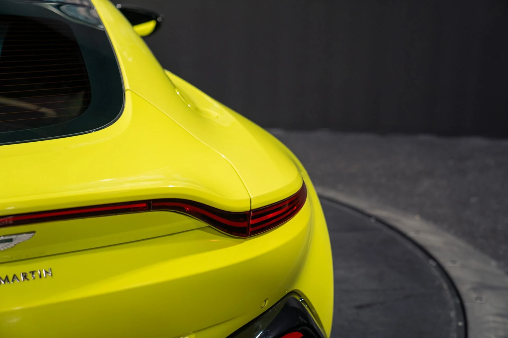 mph029_3996767623_Used_2019_Aston_Martin_Vantage_Paint_Matched_Interior_Trim_1785943447_1fb0510fd5