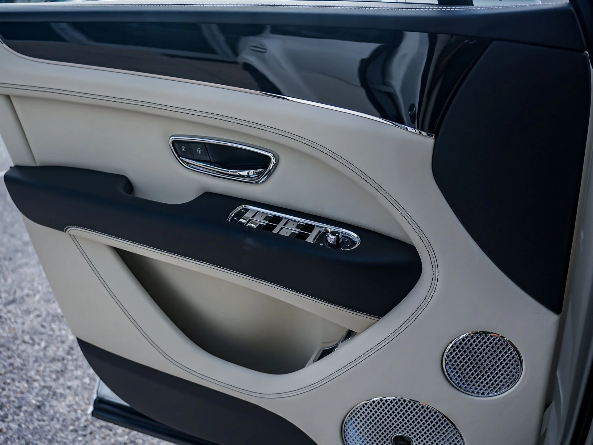 mph029_3997013078_Hi_Tech_Luxury_Imports_LLC_SJAAT_2_ZV_8_TC_034150_image_29_2bc2945fc6