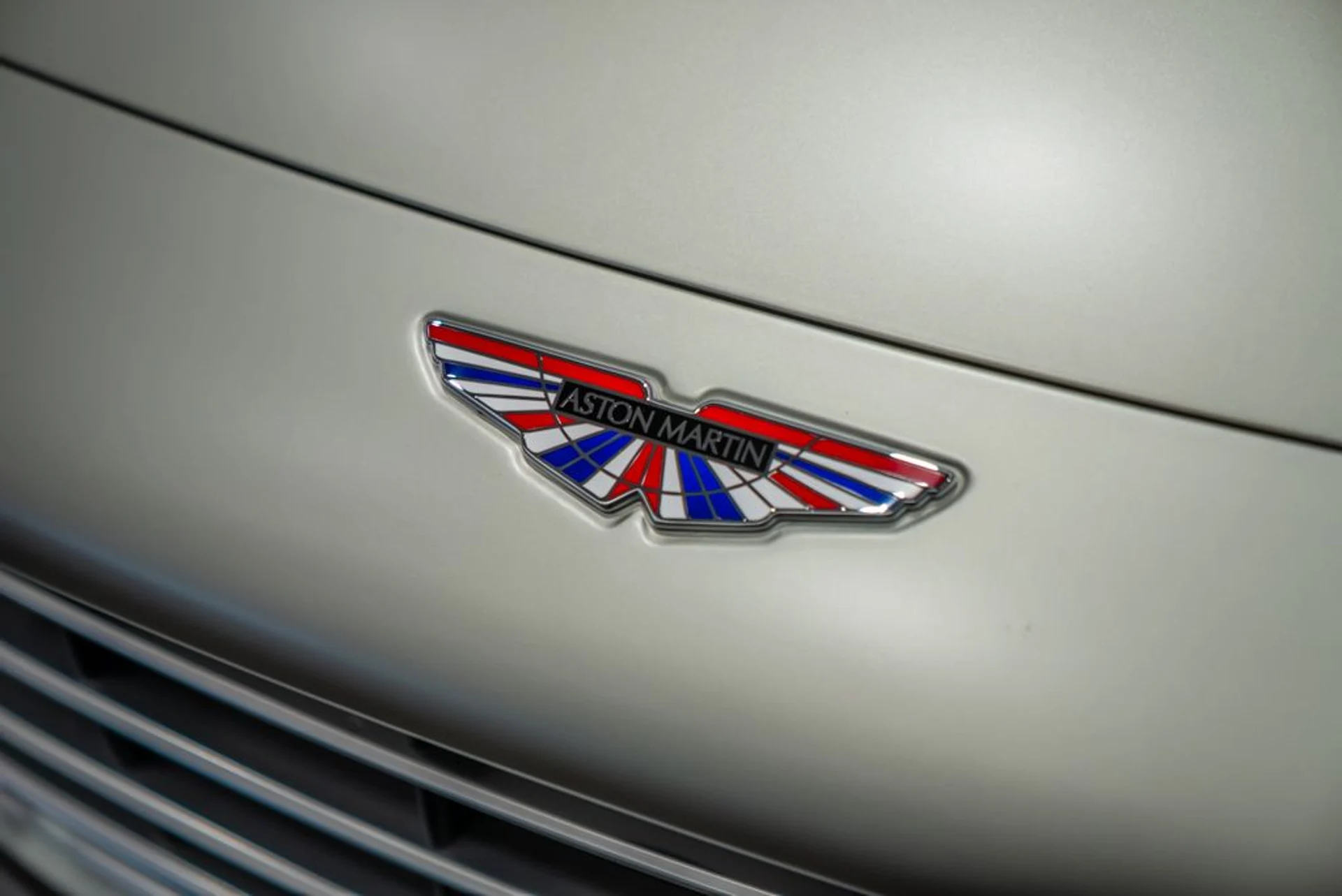 mph029_4002872053_aston_martin_vantage_2023_jpg_v_1773863537_d6b9bed5d8