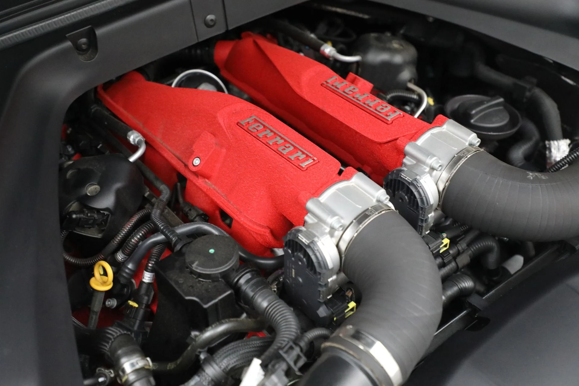 mph029_4004946497_Used_2017_Ferrari_California_T_1688060415_709fe0fb0f