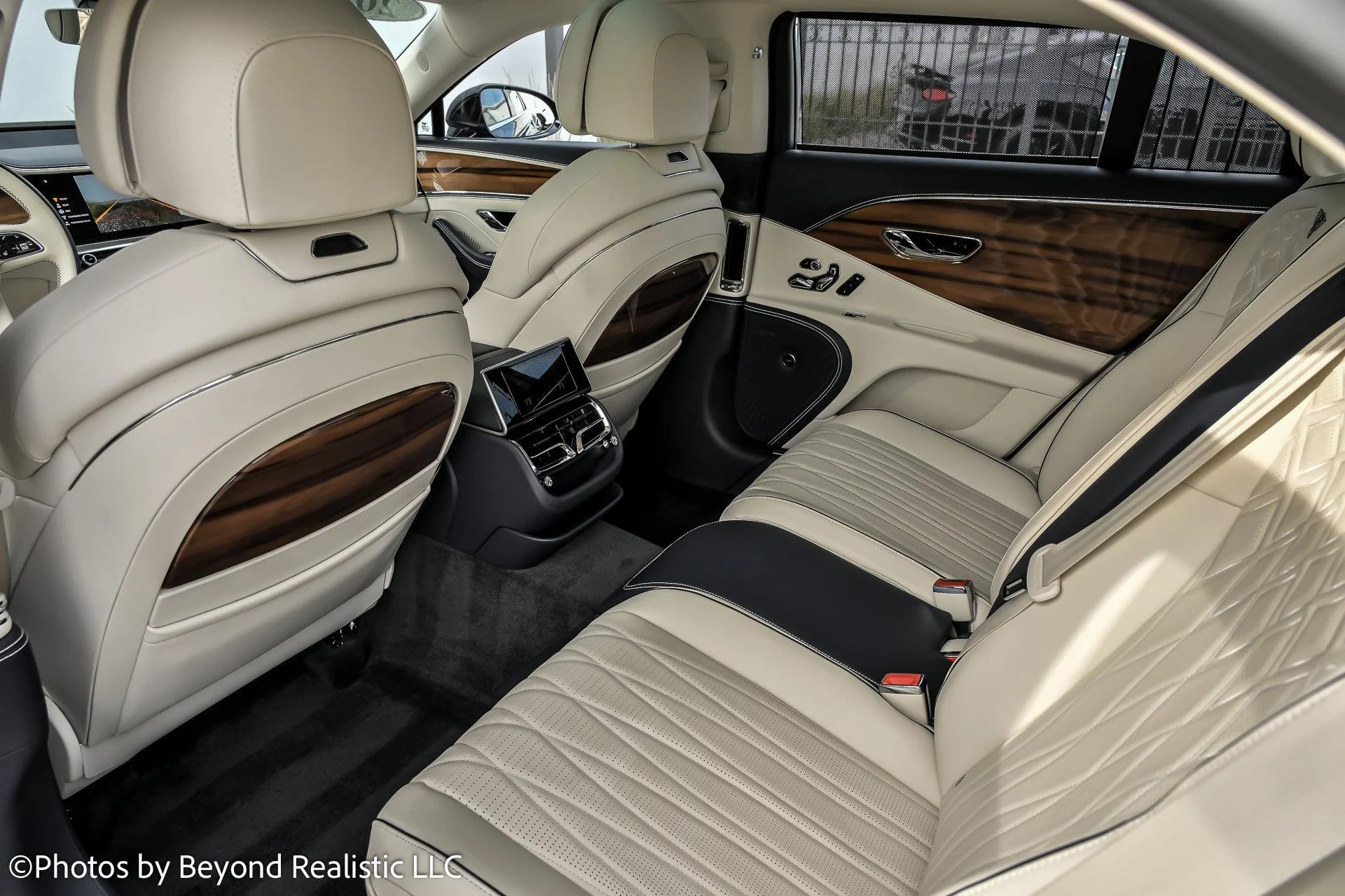 mph029_4016100054_Used_2022_Bentley_Flying_Spur_W12_1761810947_787af7b42b