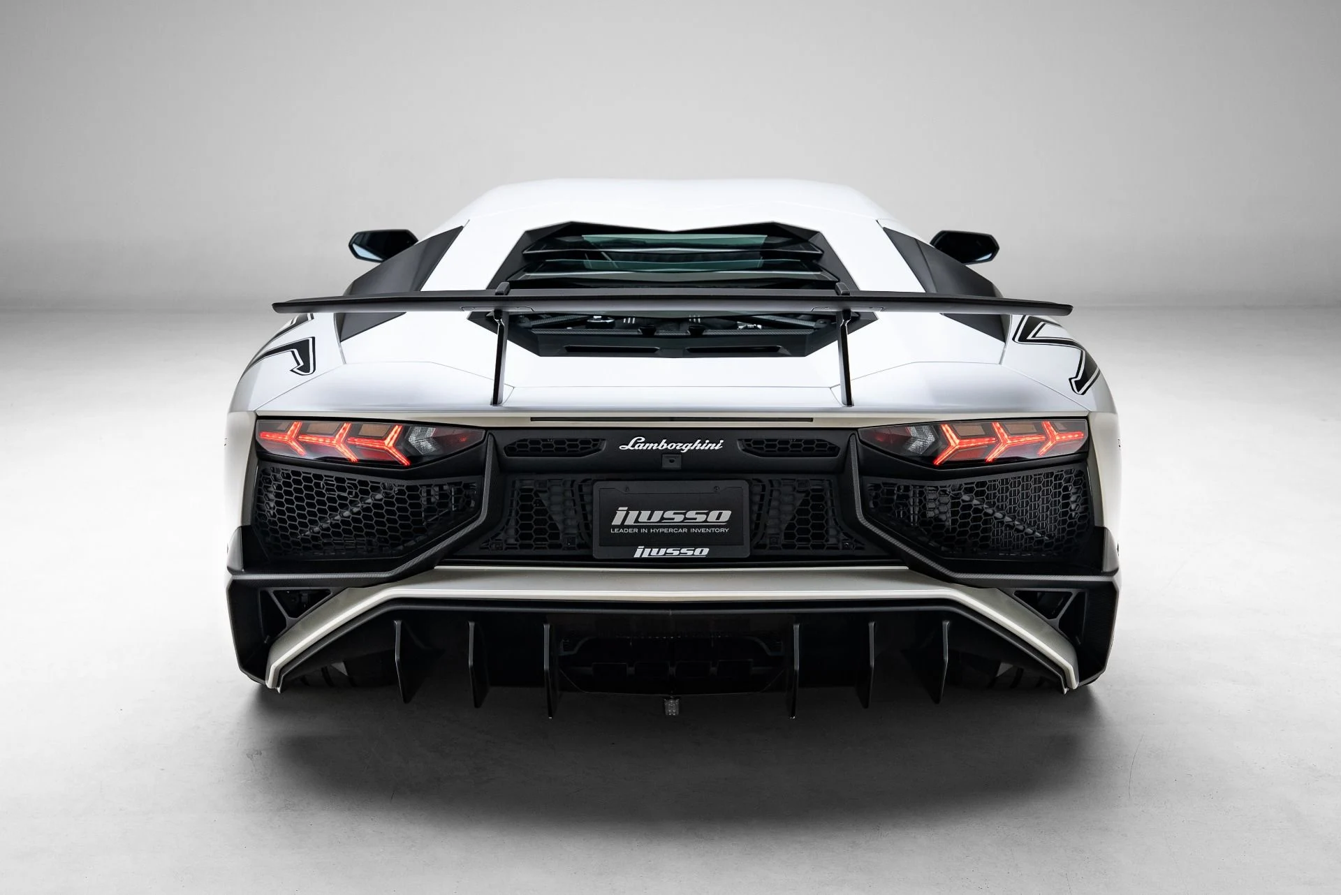 mph029_4017891943_Used_2016_Lamborghini_Aventador_SV_1775078140_0bc86586cd