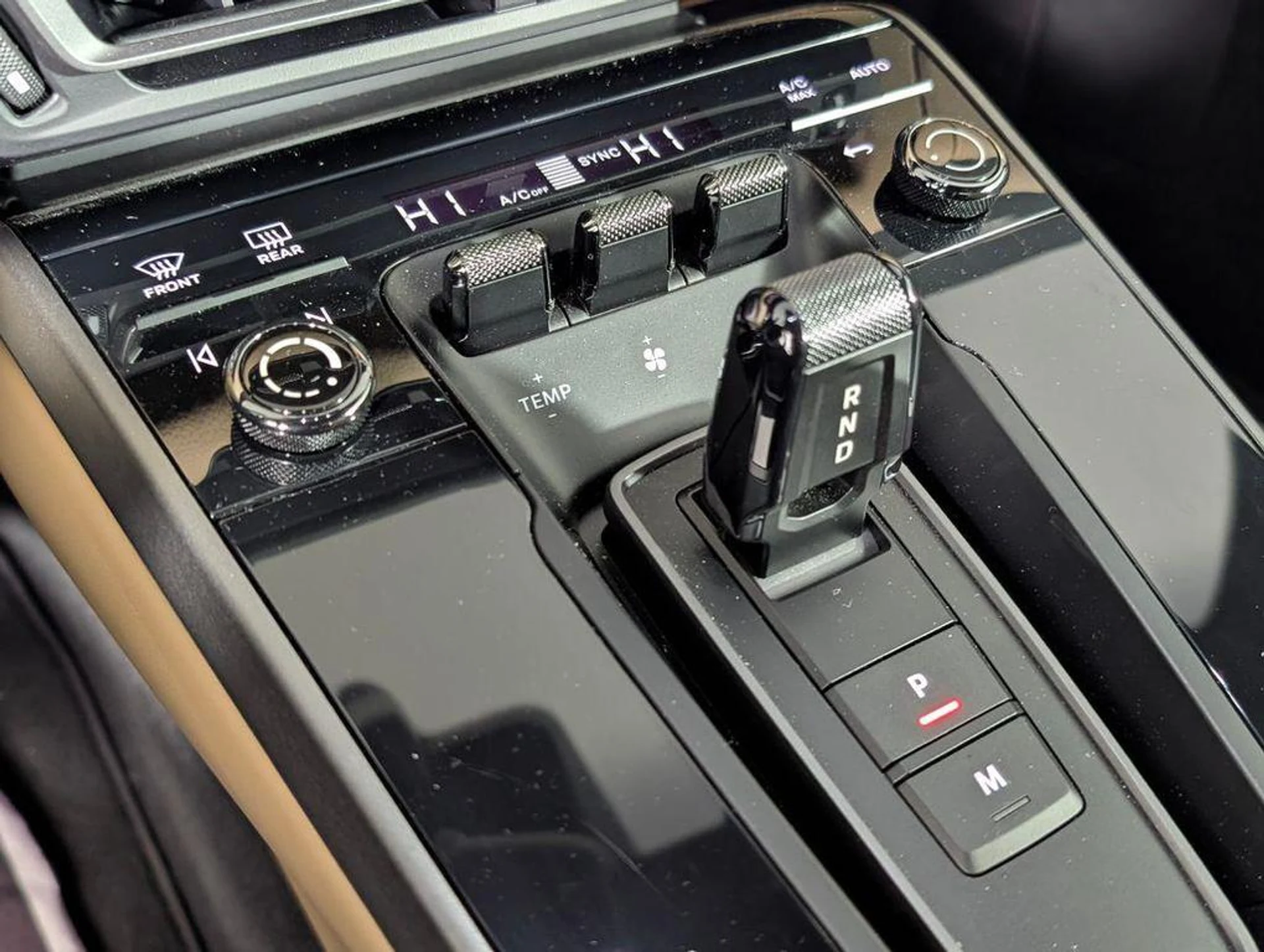 mph029_4020323189_f_SW_9_z_D3_D_Ug_M_Oe_E_Fhd_Lcz_Gg_W_u_Q_2f134b524f