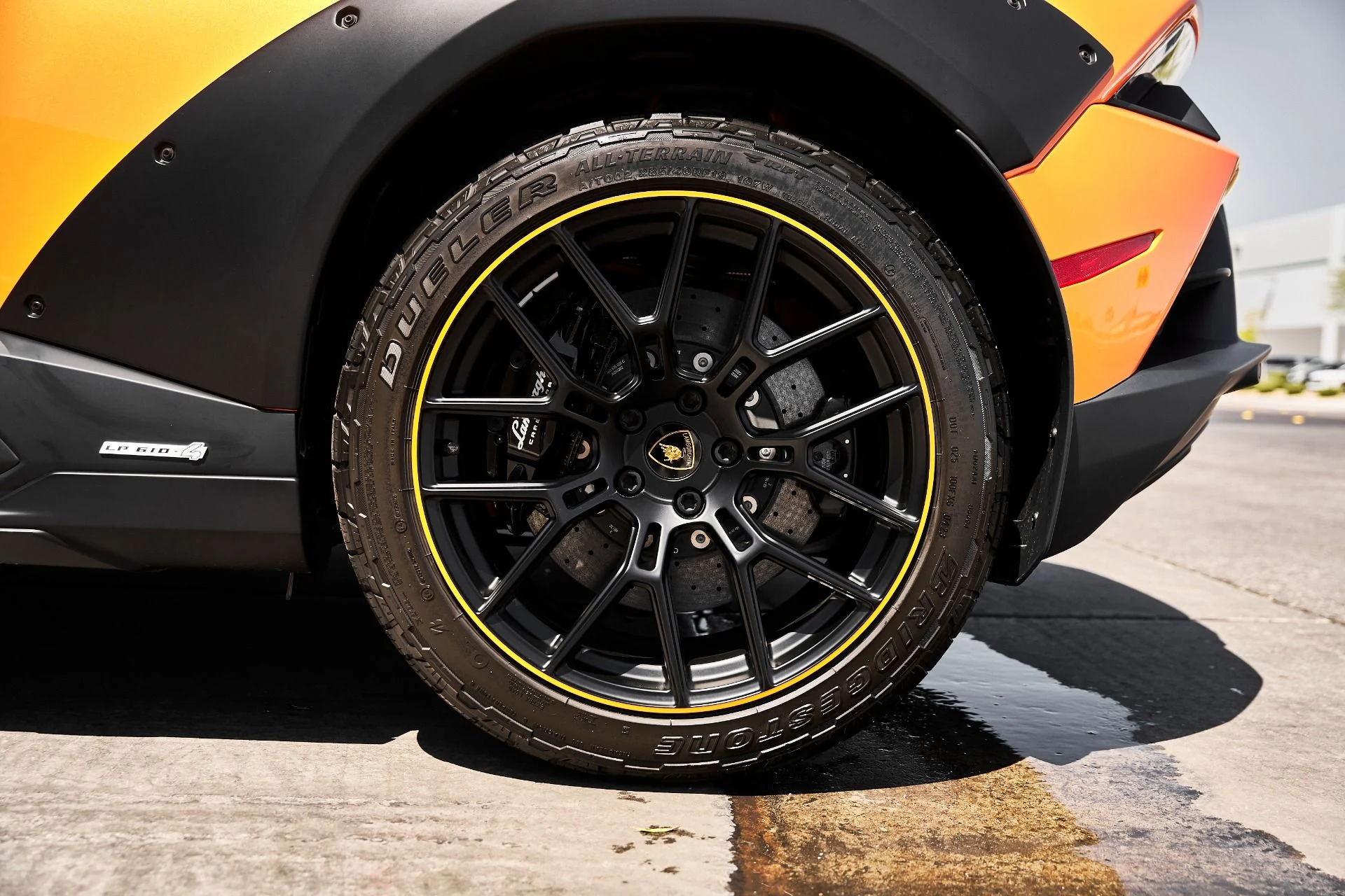 mph029_4023231761_Used_2023_Lamborghini_Huracan_Sterrato_Base_1776823432_9d343c1f90