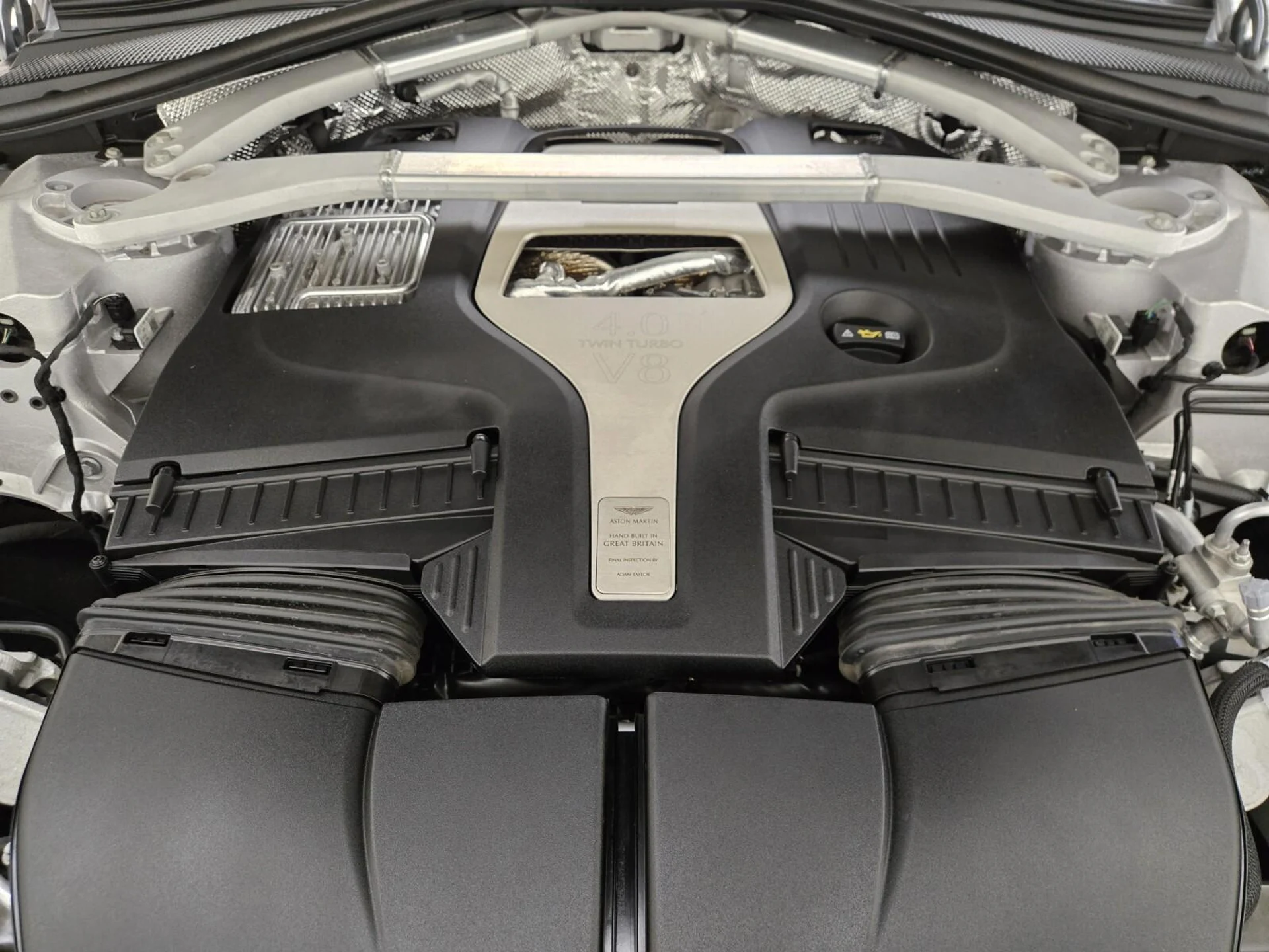 mph029_402588777_Used_2023_Aston_Martin_DBX_707_1758610643_49ce661425