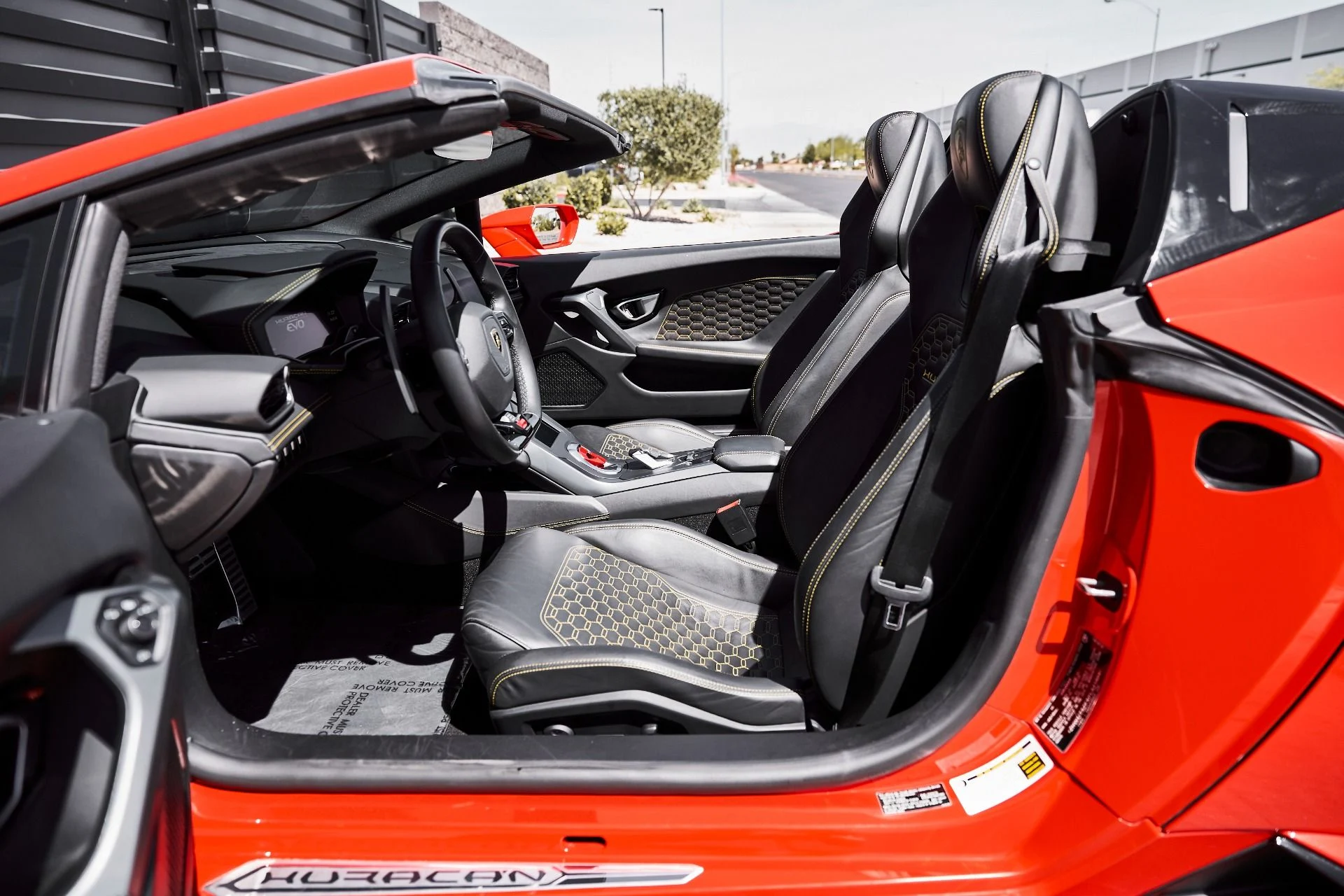 mph029_4031458924_Used_2023_Lamborghini_Huracan_EVO_Base_1776733417_8e306e8410