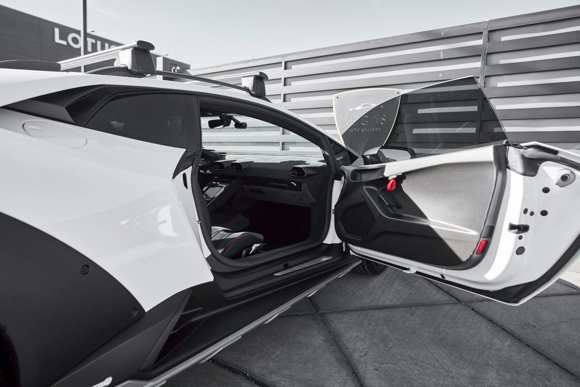 mph029_4031831957_Used_2023_Lamborghini_Huracan_Base_1764123566_81d7f90302