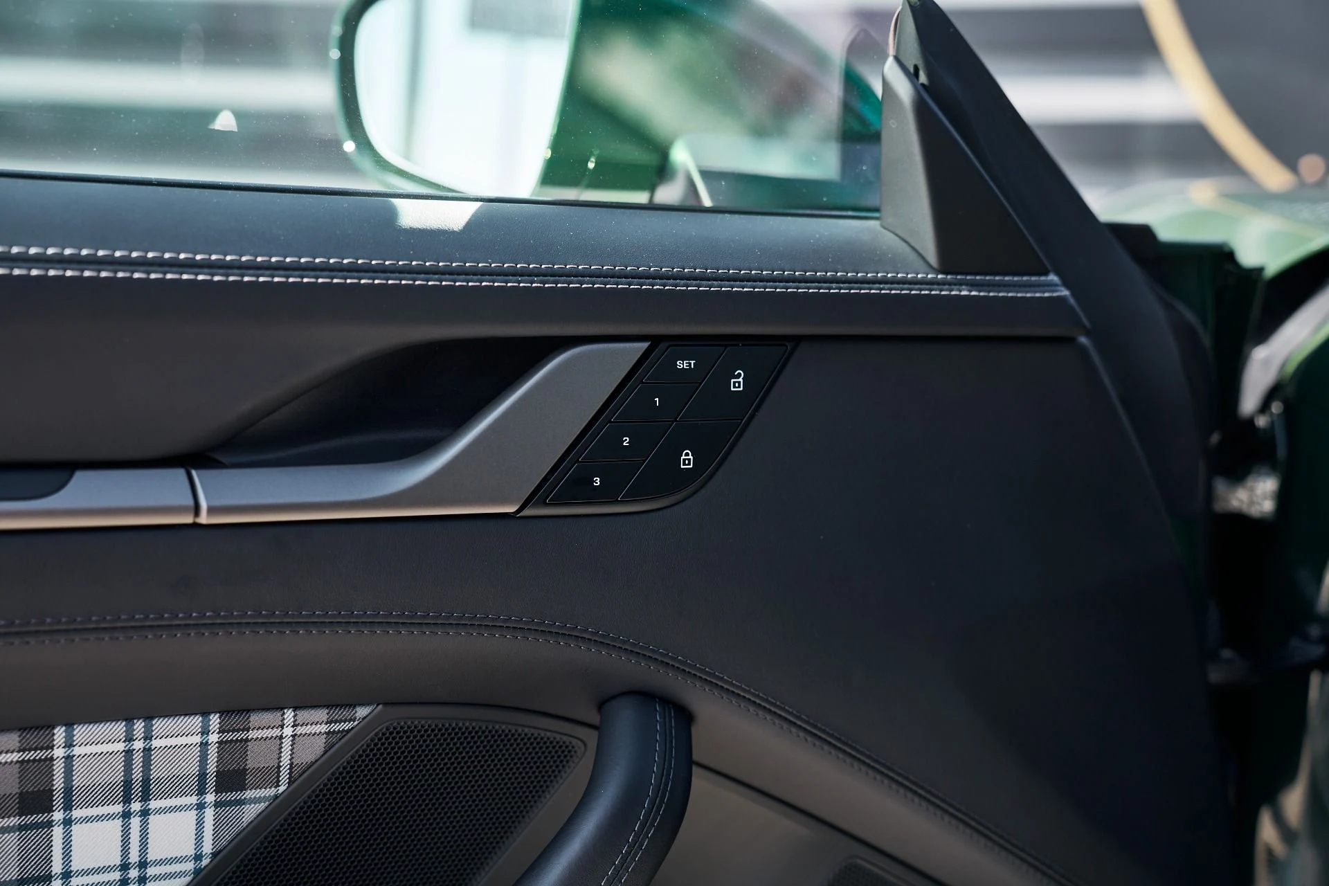 mph029_4042275373_Used_2025_Porsche_911_Turbo_S_1763075493_a8b6829be4