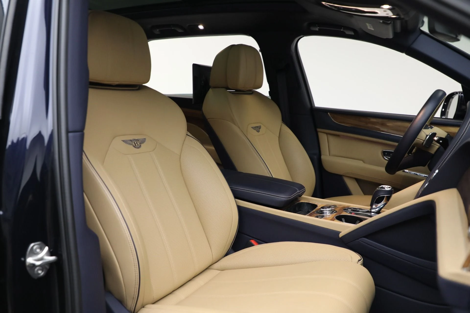 mph029_4044989726_Used_2024_Bentley_Bentayga_EWB_V8_1785184003_0467322444