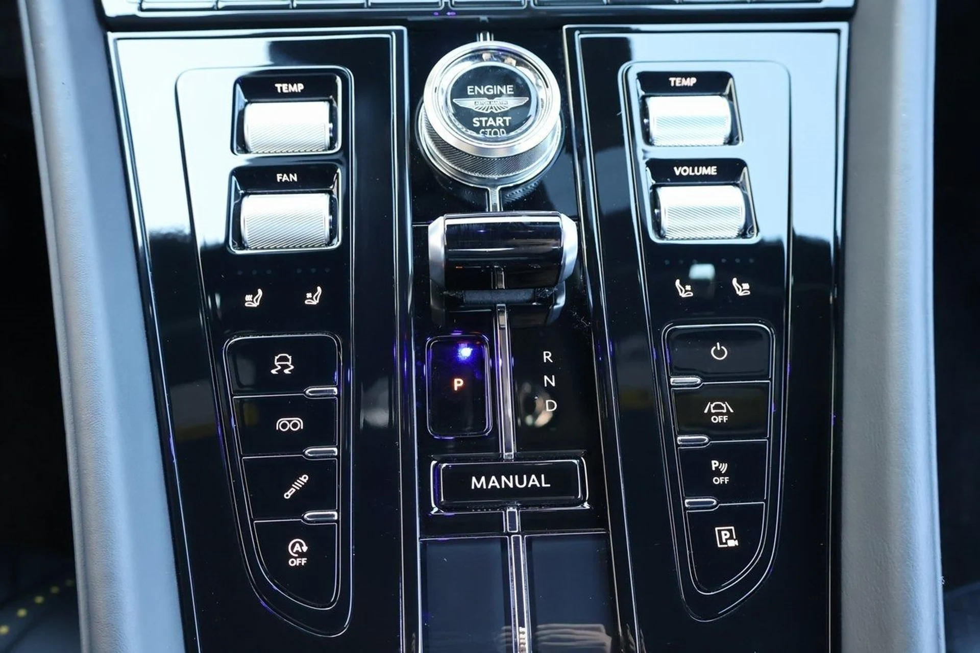 mph029_4057767164_30_0d9685bc92