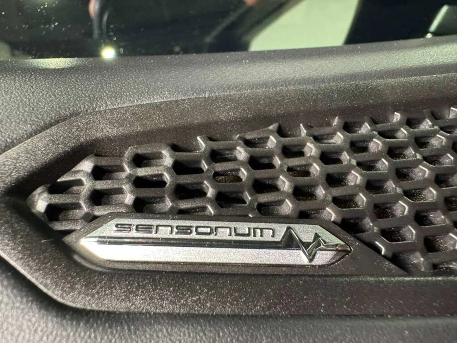 mph029_4063109197_581cd7501aace659800f3b01f4b8e3b9_d0f89f7b1a