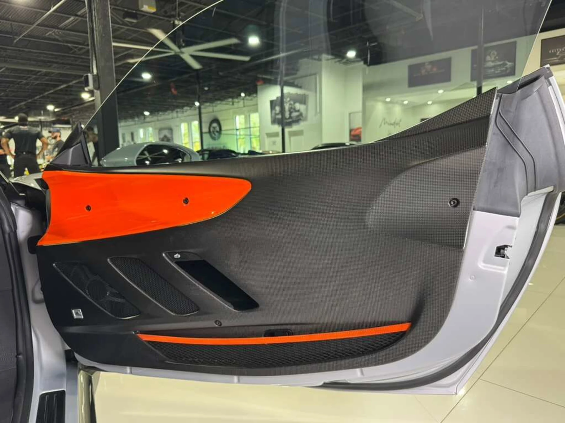 mph029_4070660932_9fa3605e4f5c801b8d7809b35591f7f4_ffff299277