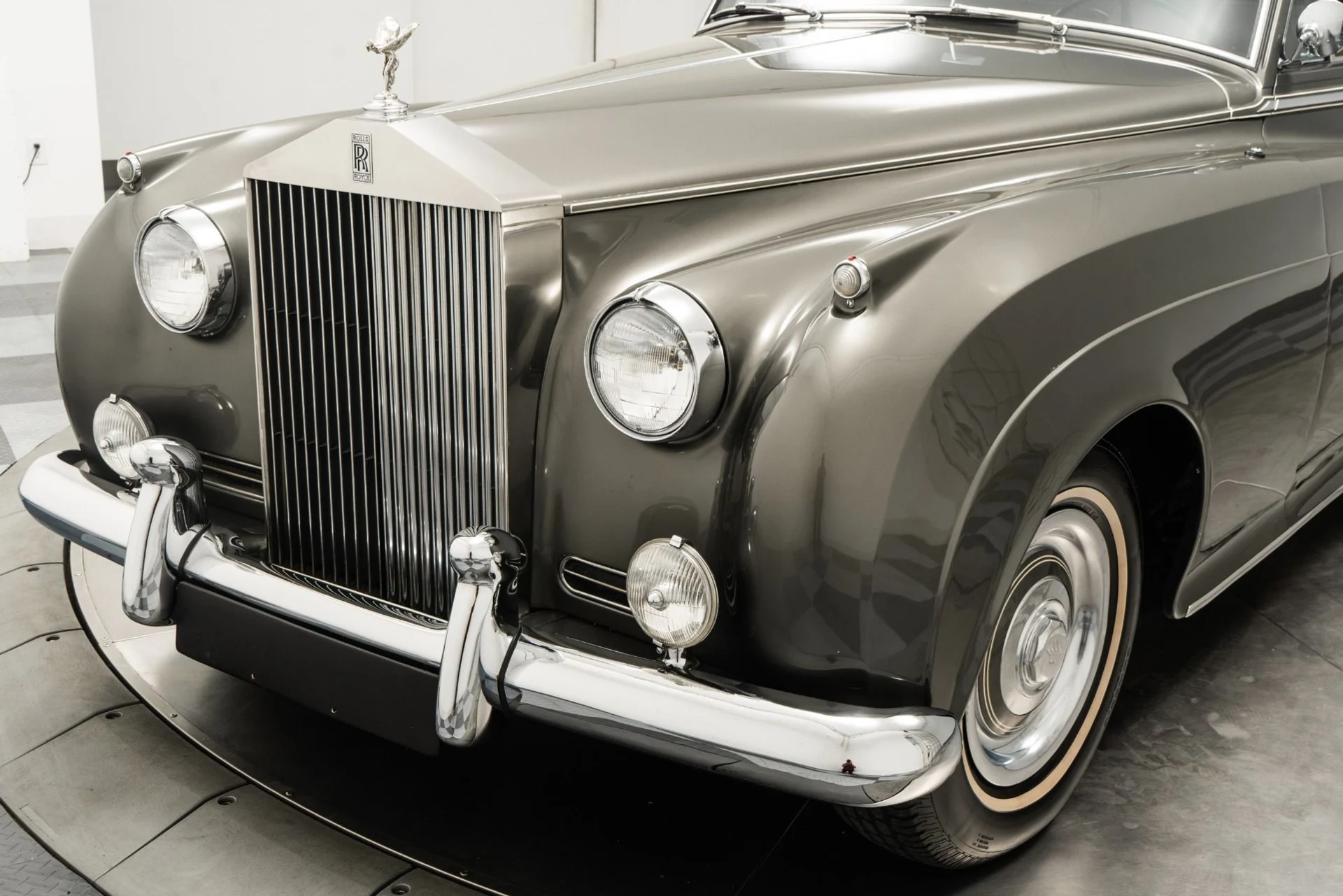 mph029_4074934221_Used_1960_Rolls_Royce_Silver_Cloud_II_Old_World_Luxury_Hand_Built_Craftsmanship_1757511500_b773b25d40