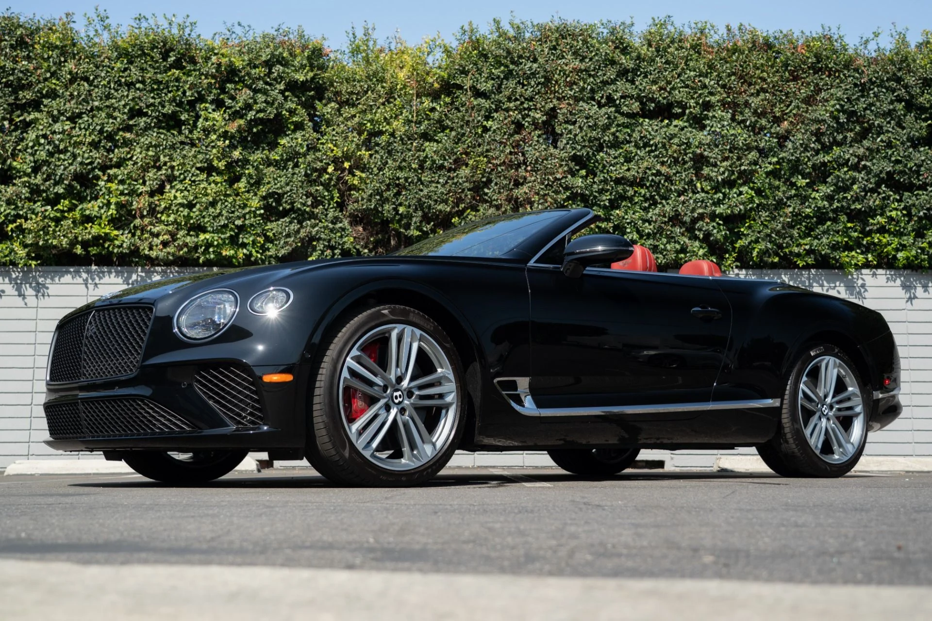 mph029_4080503550_Used_2023_Bentley_Continental_GTC_V8_1755892856_129bc03007
