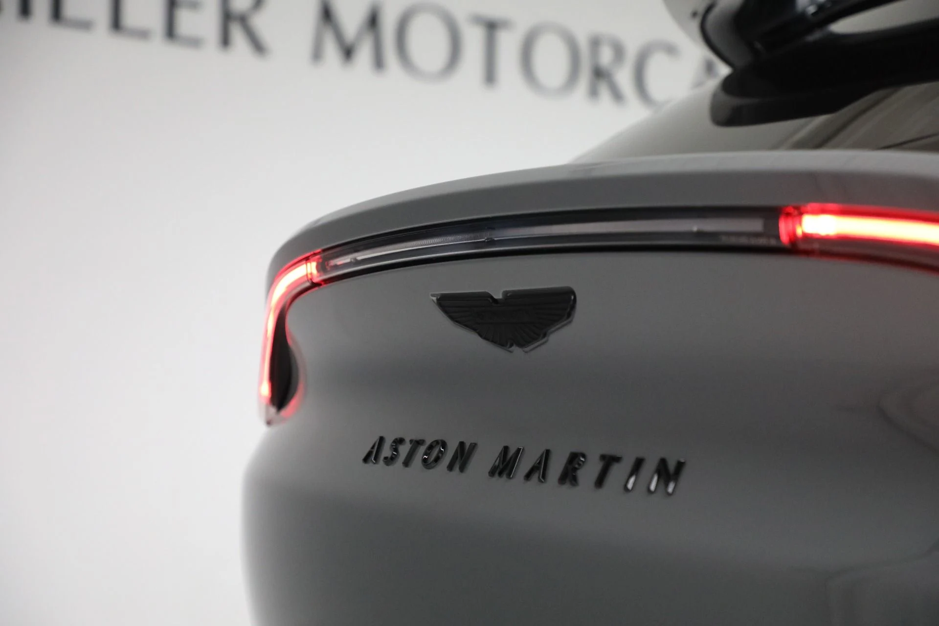 mph029_4088753871_New_2025_Aston_Martin_DBX_707_d82511a938