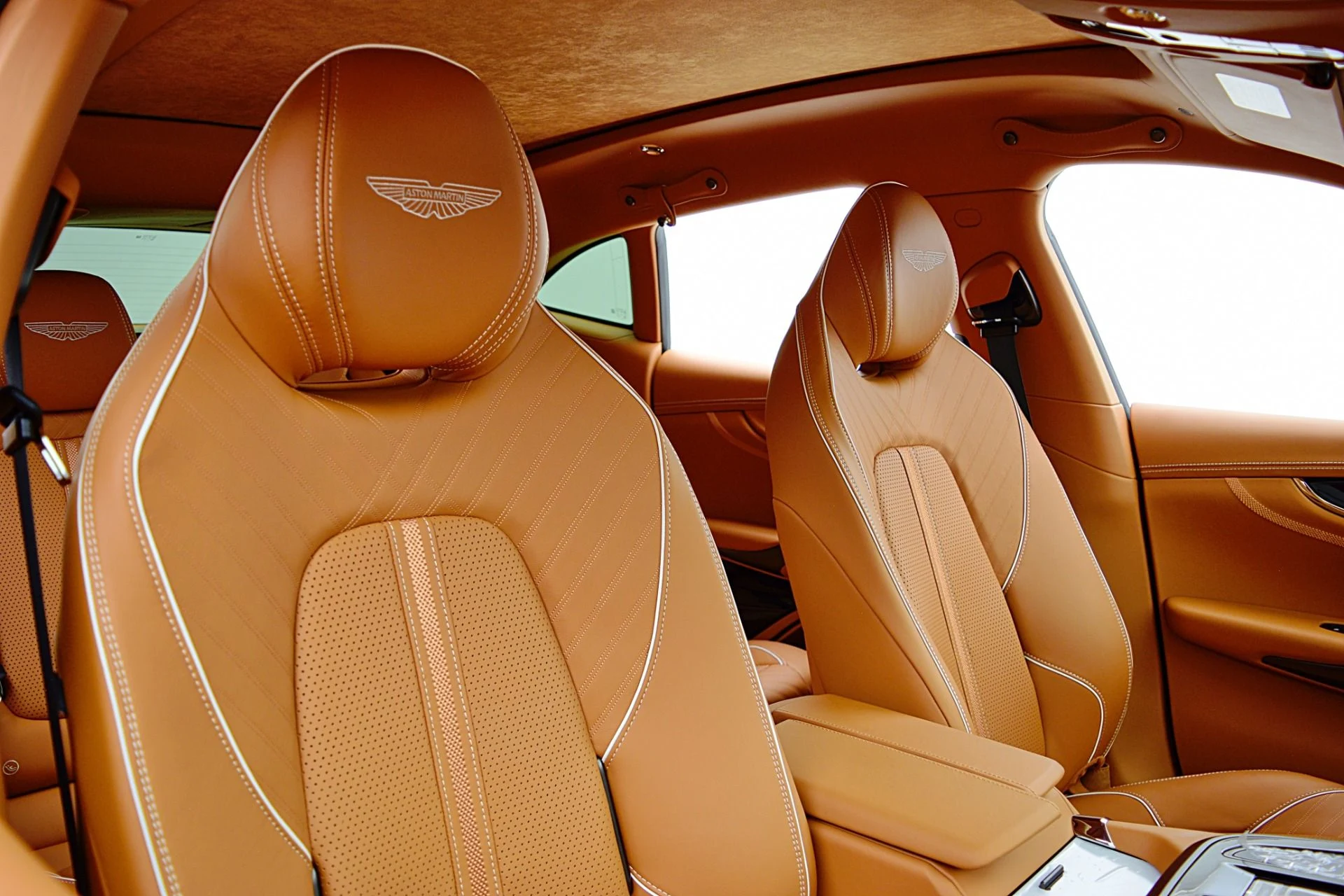 mph029_4094564561_New_2025_Aston_Martin_DBX_707_89bc06af24