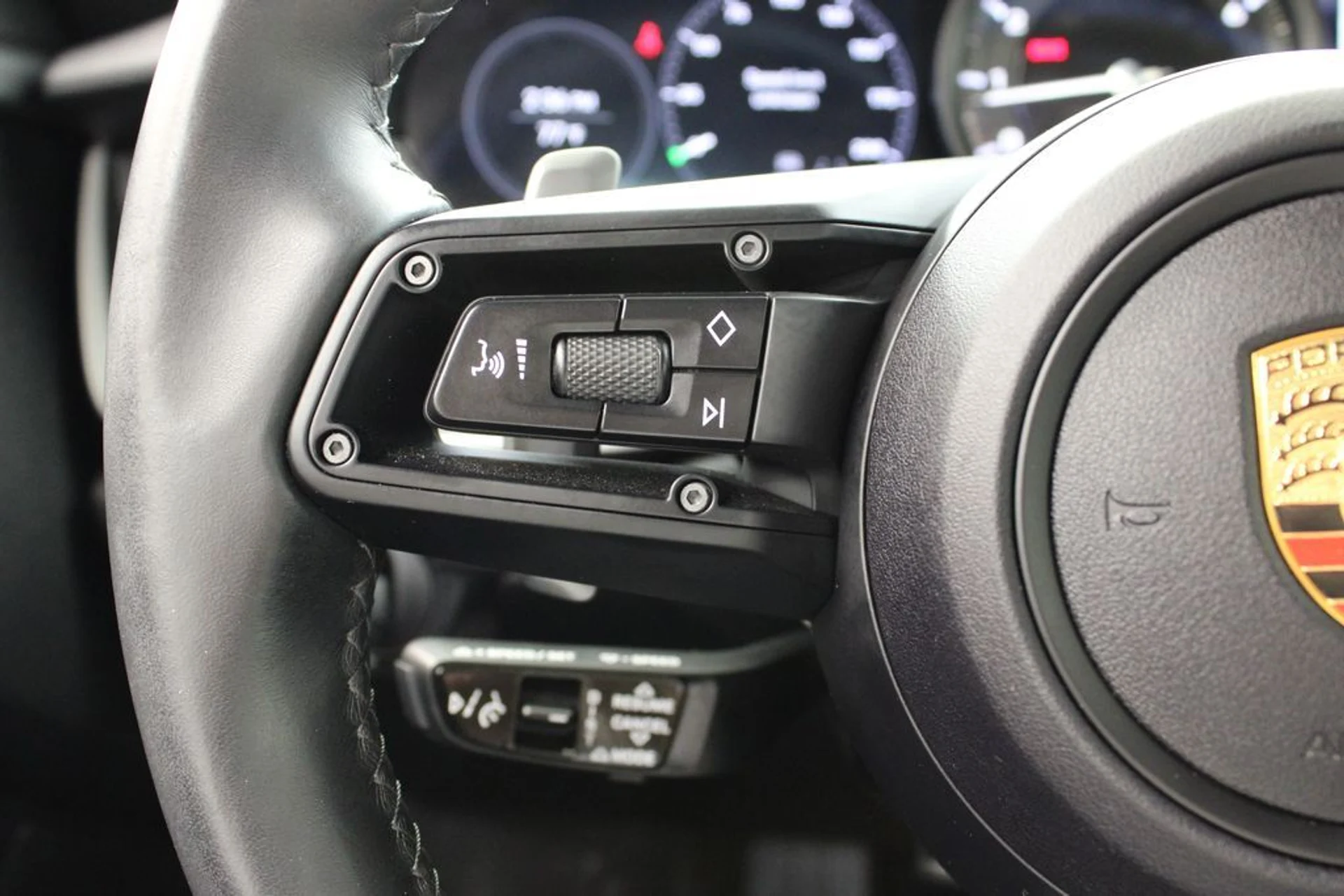 mph029_4100198666_bc0b41e39ace3c230b3cead871fe4341x_878aee8aba