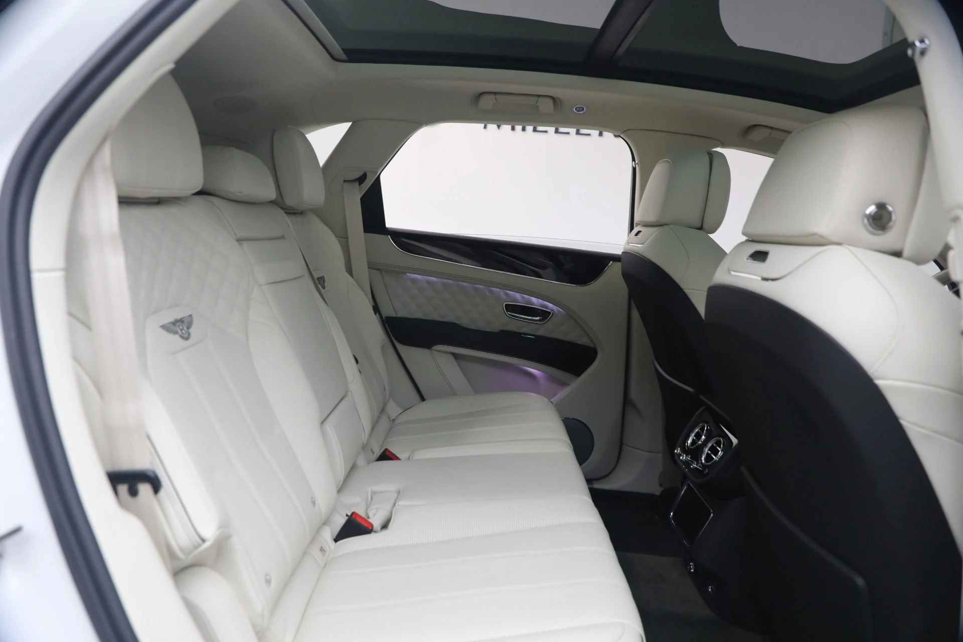 mph029_4102262162_Used_2022_Bentley_Bentayga_V8_1777753010_3444fd51e5