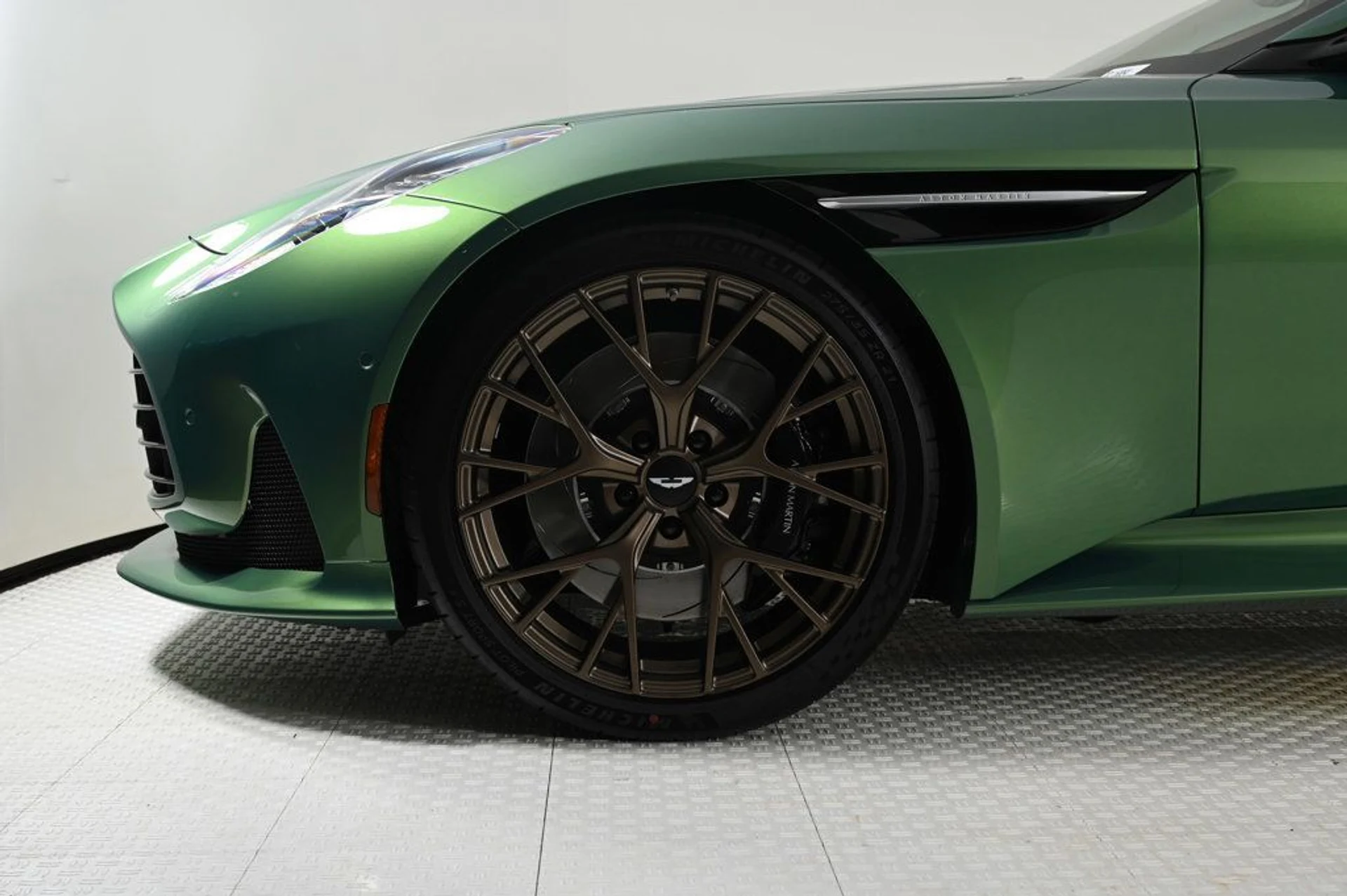 mph029_4121830347_new_2026_aston_martin_db12_coupe_11350_22943033_29_1024_948868331f