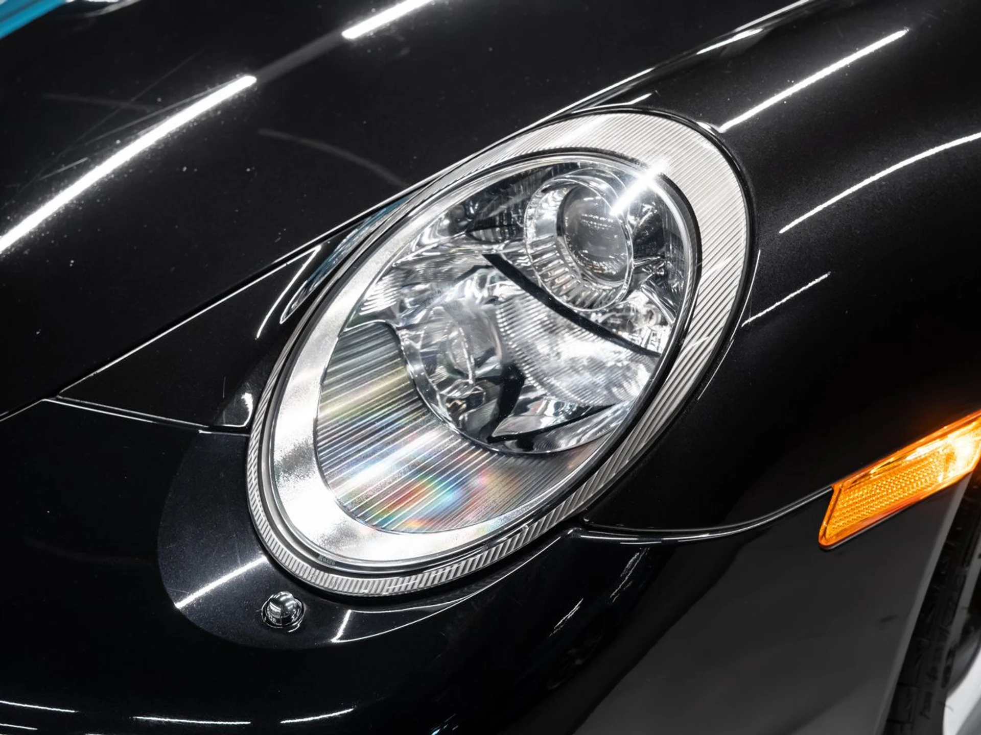 mph029_413160113_porsche_911_2006_32834e9541