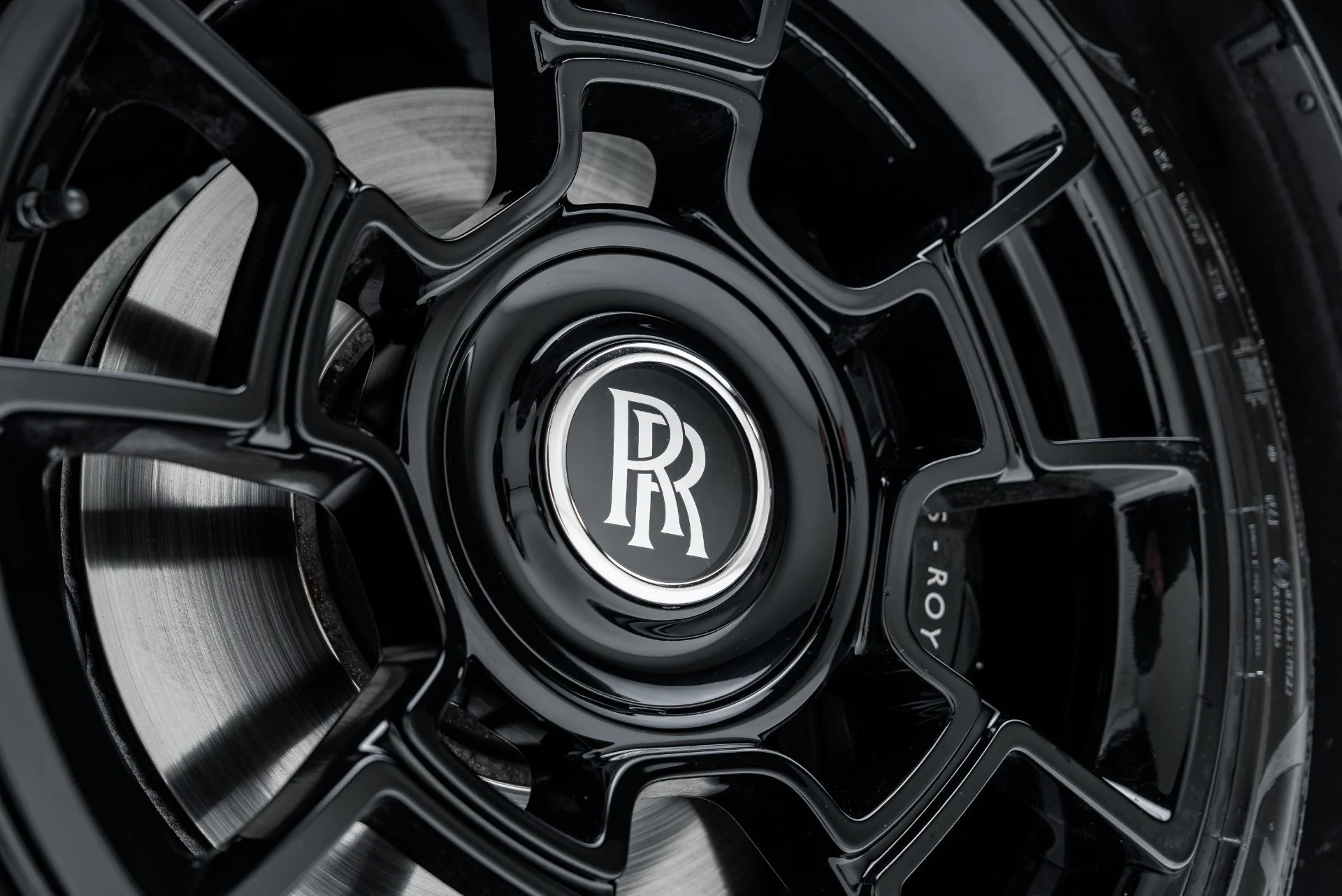 mph029_4134753883_Used_2018_Rolls_Royce_Wraith_1793121646_fde0b02e57