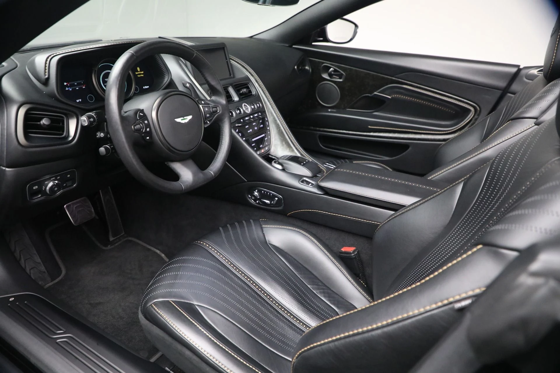 mph029_4144206299_Used_2020_Aston_Martin_DB_11_Volante_1780502553_eb678f2c71