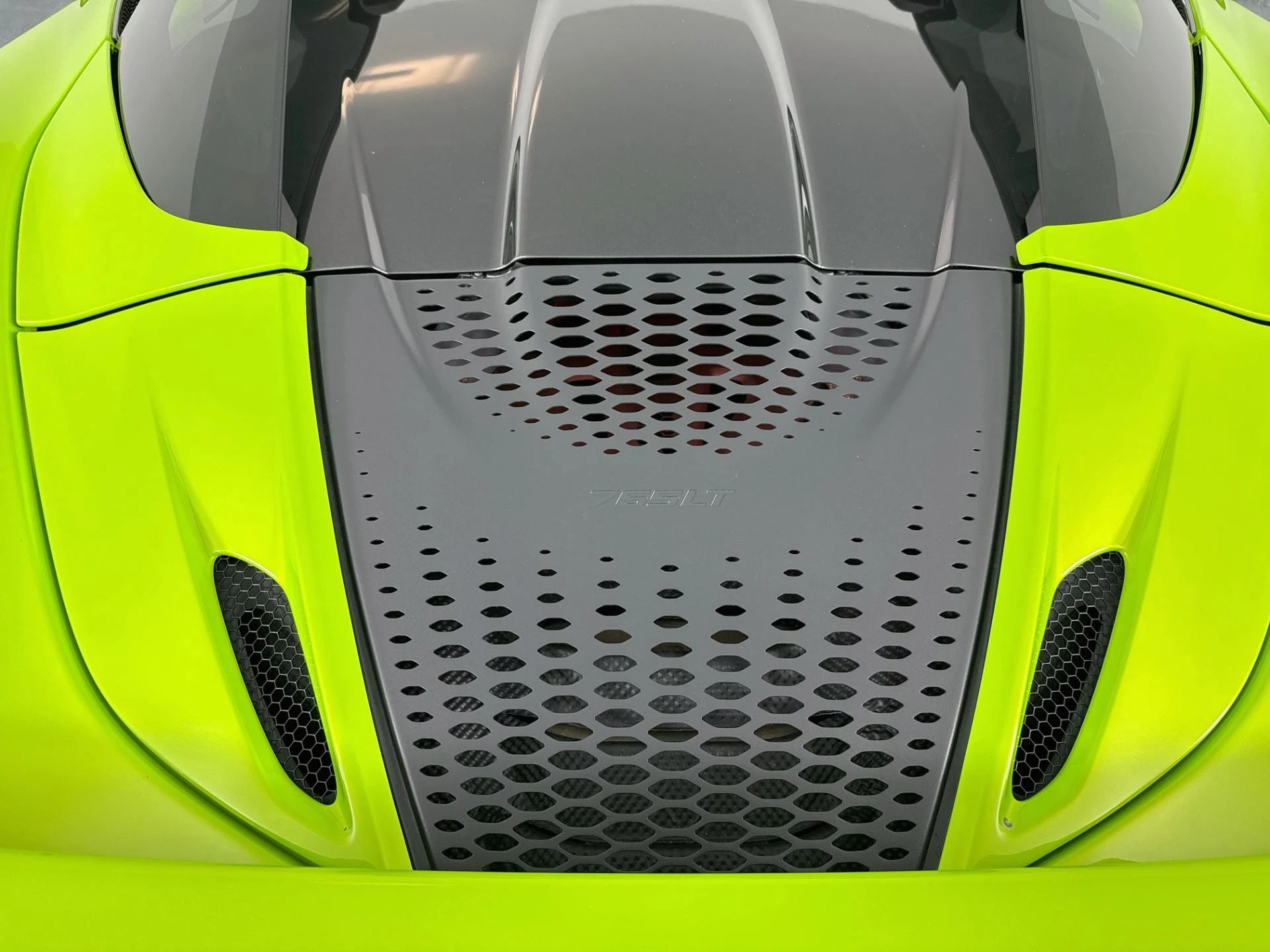 mph029_41486383_Used_2022_Mc_Laren_765_LT_Spider_1789410090_3b39bc6c06