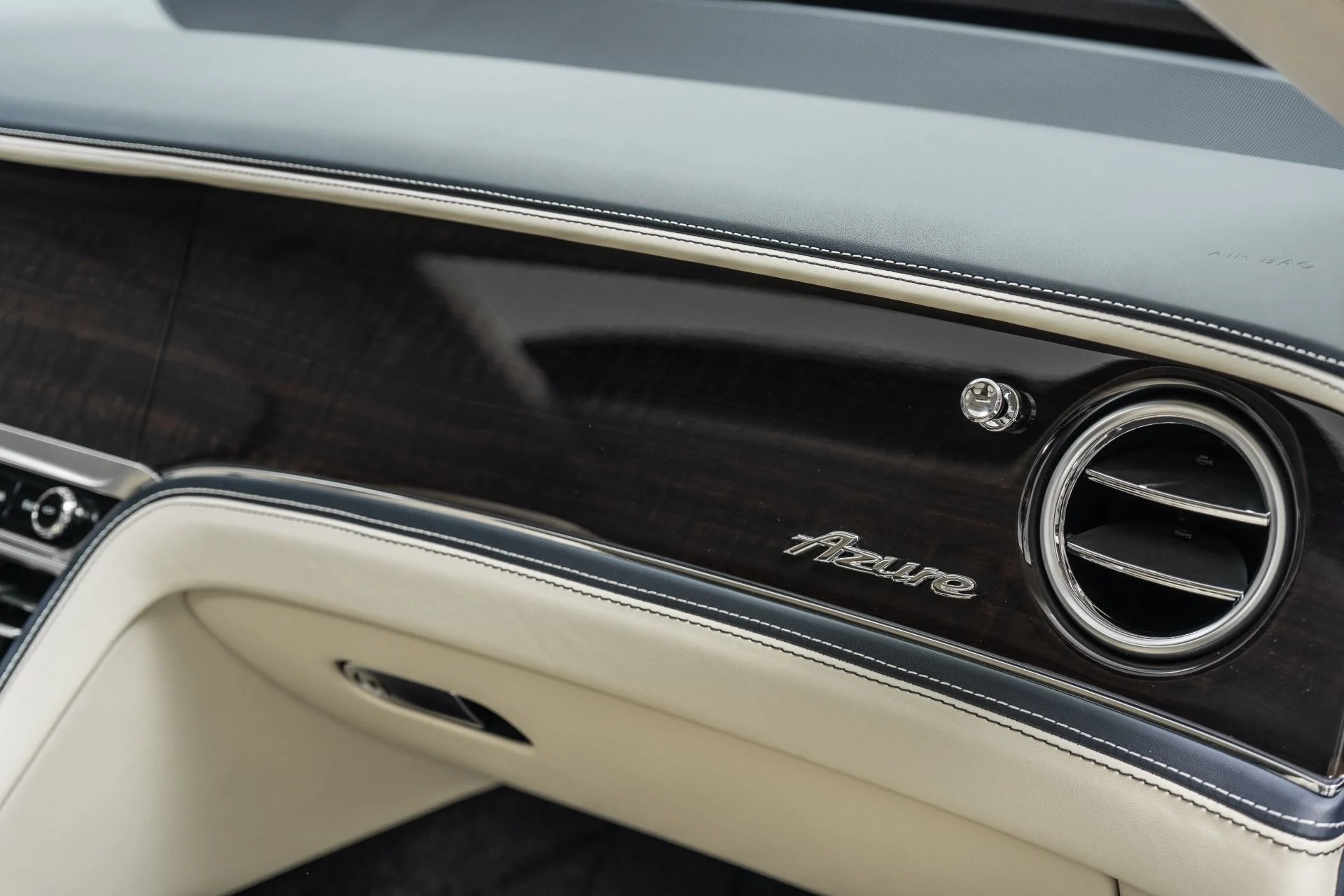 mph029_4170420358_Used_2026_Bentley_Flying_Spur_Azure_Bang_and_Olufsen_Audio_Mulliner_Driving_Specification_1778702450_e4c38f5b45